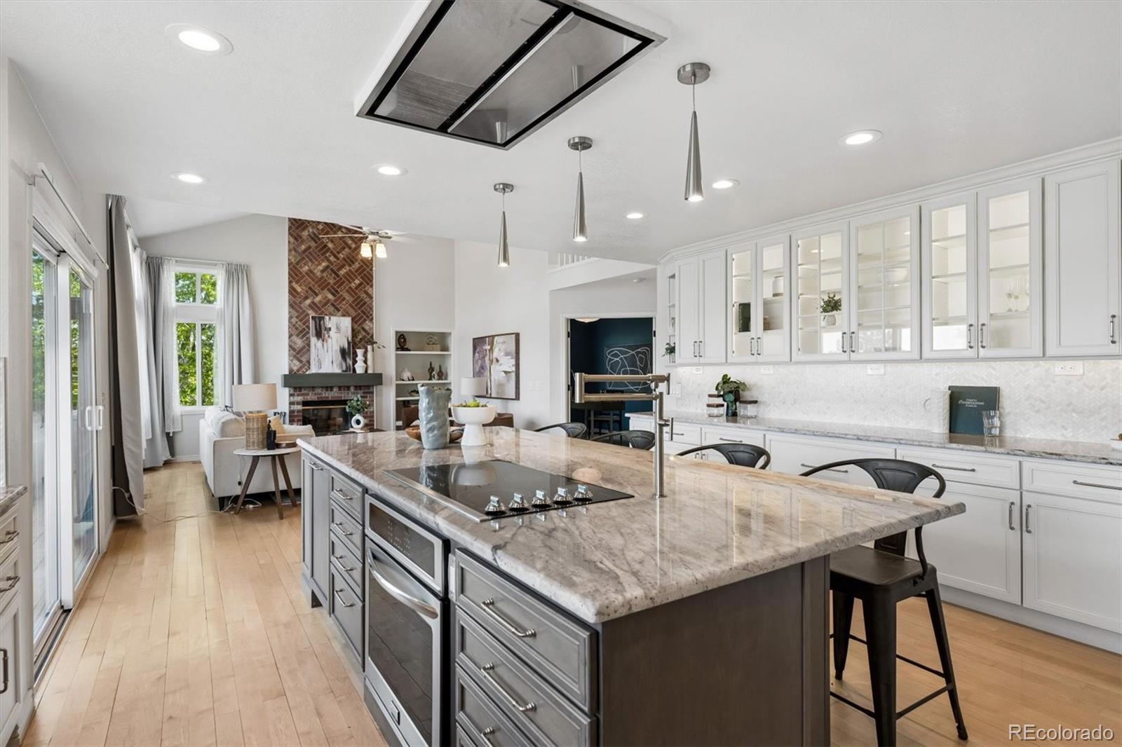 Highlands Ranch, Colorado, 80126, United States, 4 Bedrooms Bedrooms, ,3 BathroomsBathrooms,Residential,Active,2045752