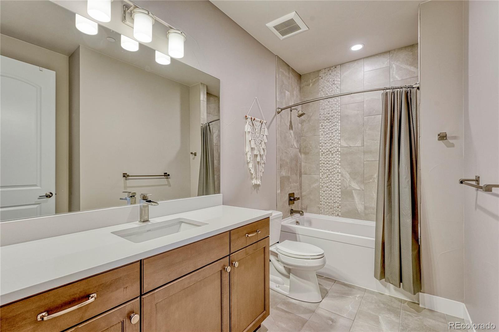Castle Rock, Colorado, 80109, United States, 5 Bedrooms Bedrooms, ,6 BathroomsBathrooms,Residential,Active,1986908