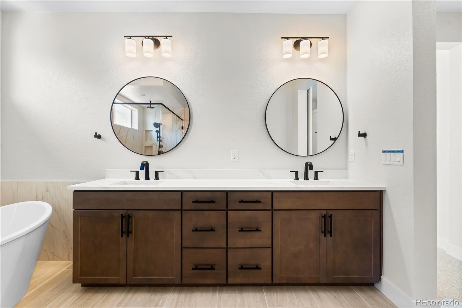 Castle Pines, Colorado, 80108, United States, 7 Bedrooms Bedrooms, ,7 BathroomsBathrooms,Residential,Active,1889020