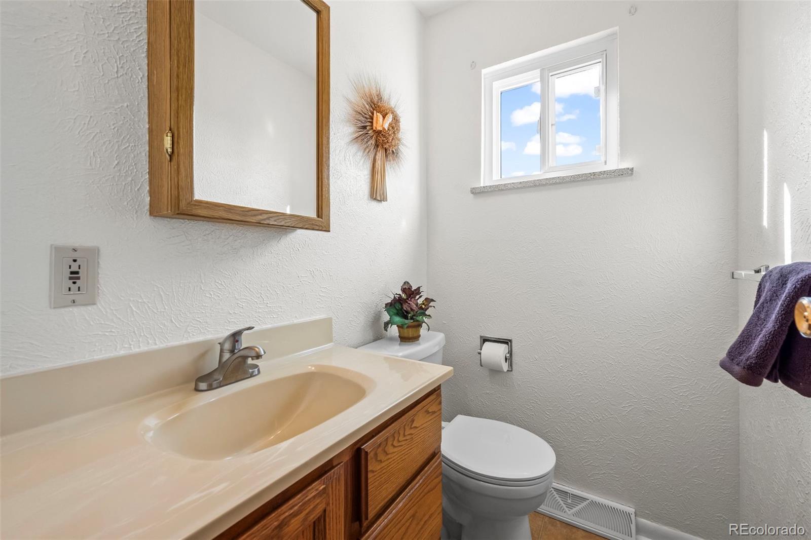 Boulder, Colorado, 80303, United States, 4 Bedrooms Bedrooms, ,3 BathroomsBathrooms,Residential,Active,1953379