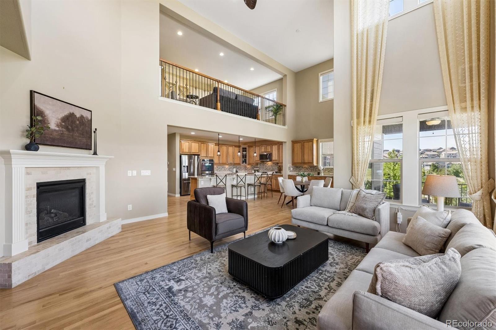 Spectacular, unobstructed panoramic mountain views from all three leve – image 18