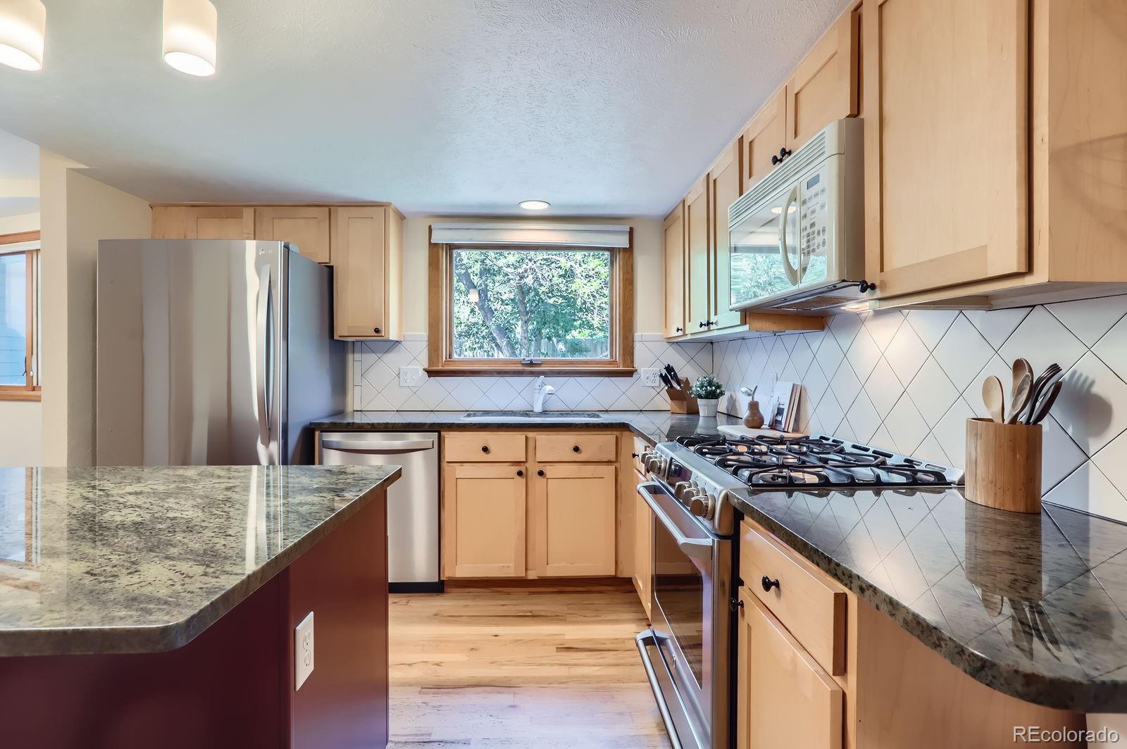 Boulder, Colorado, 80305, United States, 5 Bedrooms Bedrooms, ,4 BathroomsBathrooms,Residential,Contingent,1944042