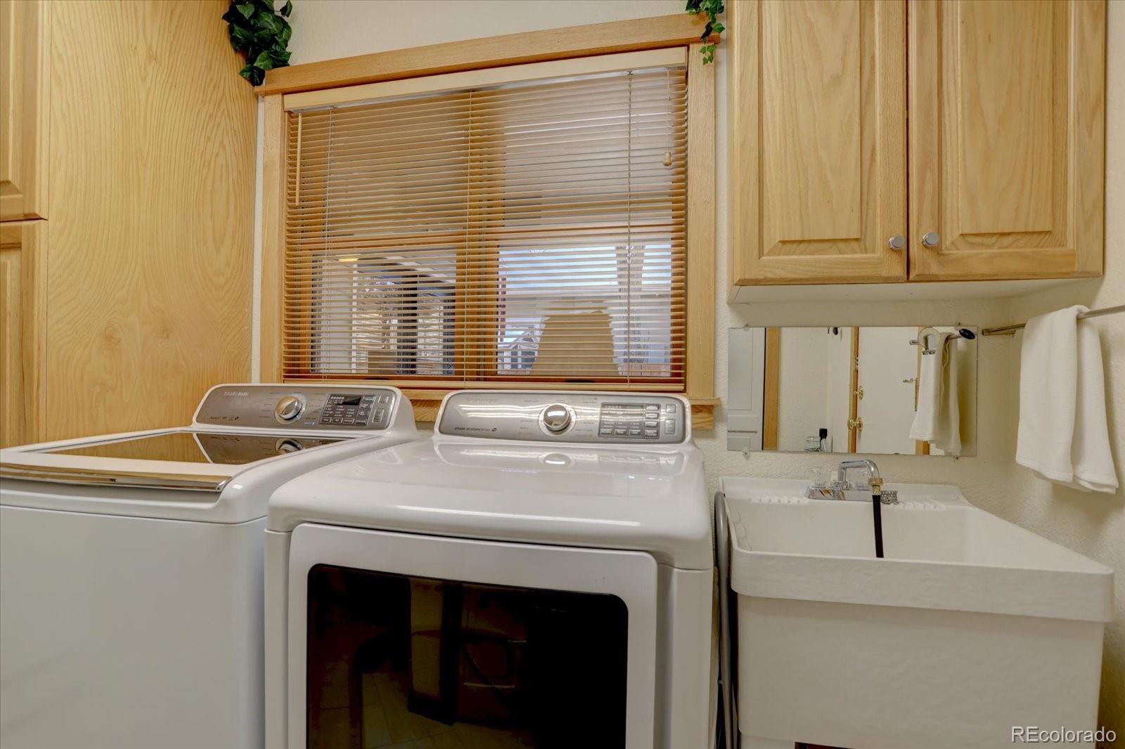 Boulder, Colorado, 80302, United States, 3 Bedrooms Bedrooms, ,4 BathroomsBathrooms,Residential,Active,2008273