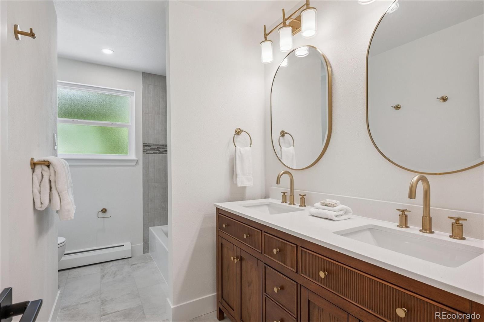 Denver, Colorado, 80237, United States, ,4 BathroomsBathrooms,Residential,Active,1894229