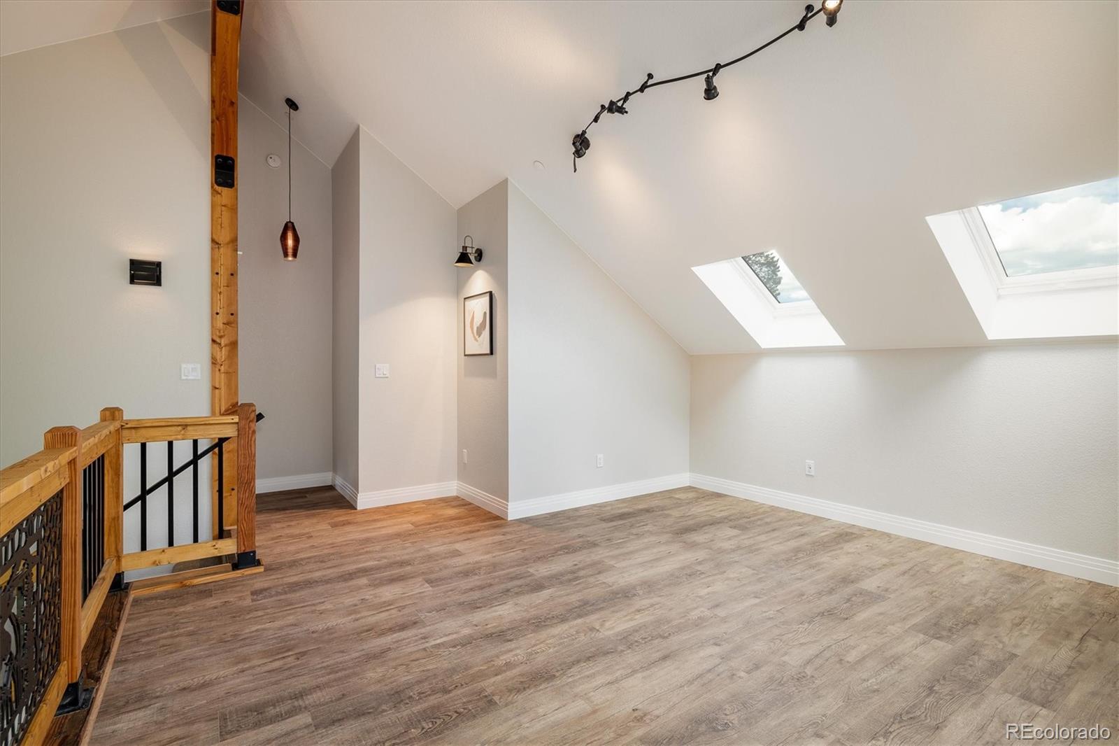 Golden, Colorado, 80403, United States, 2 Bedrooms Bedrooms, ,3 BathroomsBathrooms,Residential,Contingent,1889003