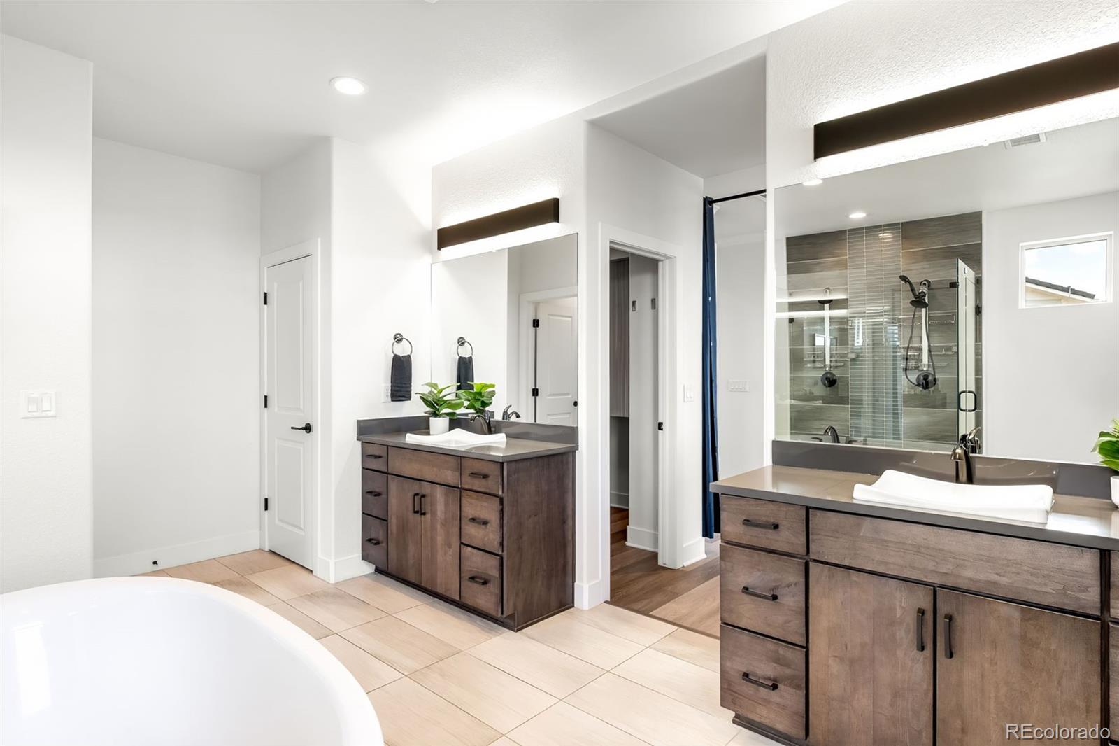 Arvada, Colorado, 80007, United States, 5 Bedrooms Bedrooms, ,6 BathroomsBathrooms,Residential,Active,2007071