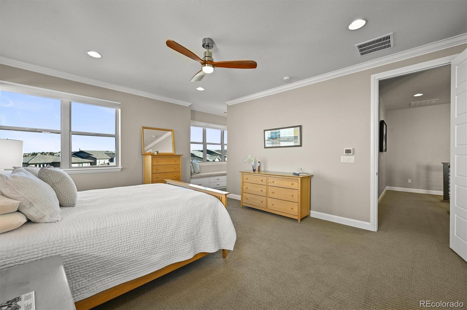 Highlands Ranch, Colorado, 80126, United States, 4 Bedrooms Bedrooms, ,4 BathroomsBathrooms,Residential,Active,2008281