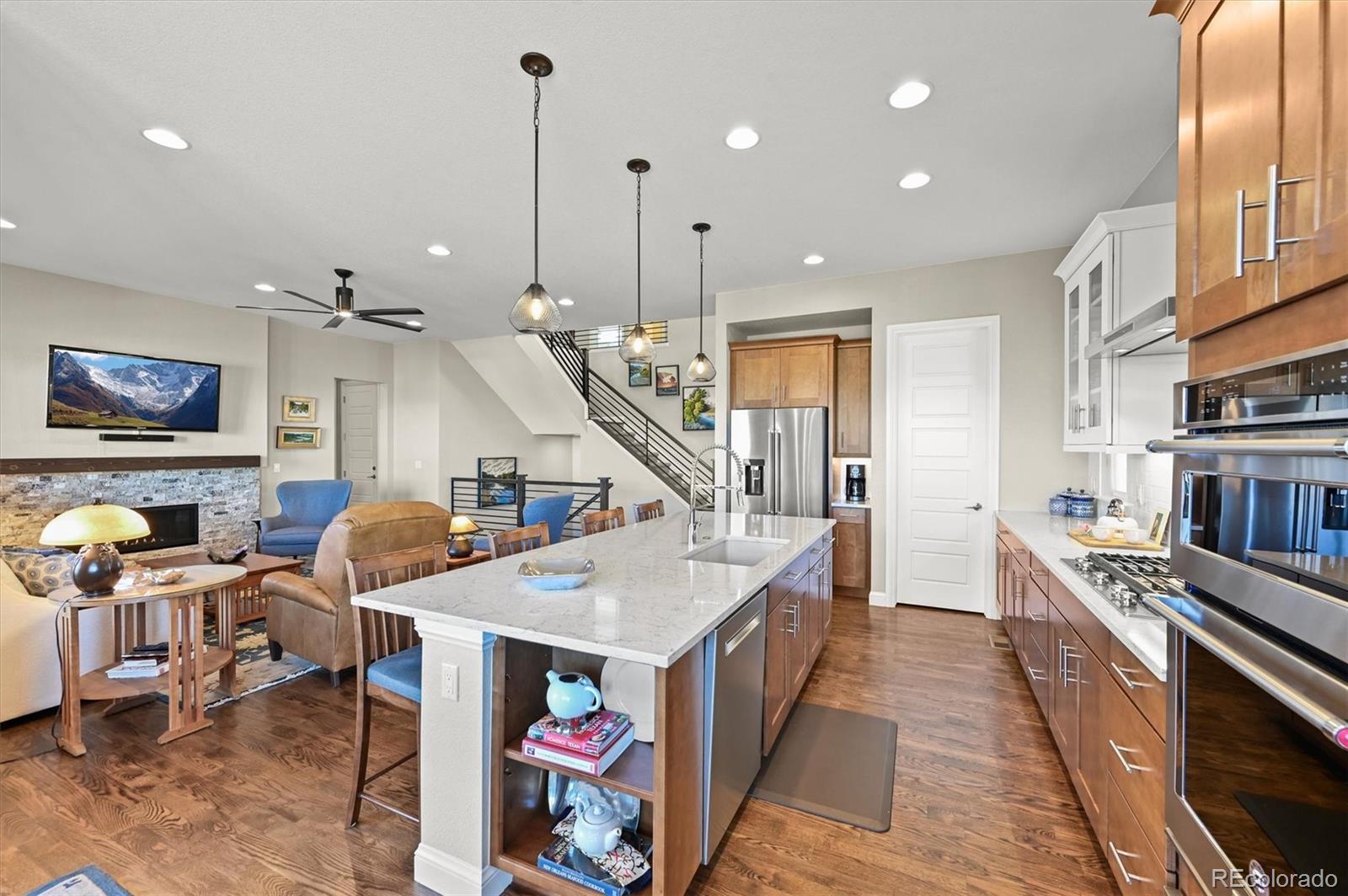 Highlands Ranch, Colorado, 80126, United States, 4 Bedrooms Bedrooms, ,4 BathroomsBathrooms,Residential,Active,2008281