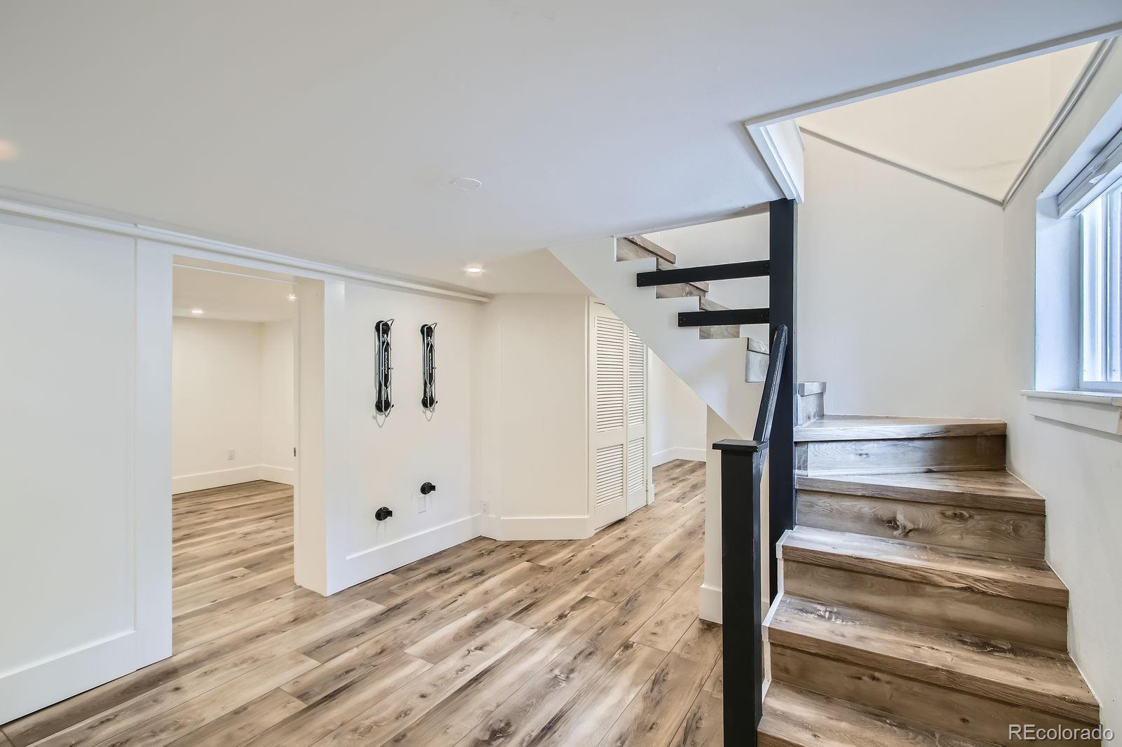 Boulder, Colorado, 80302, United States, 5 Bedrooms Bedrooms, ,3 BathroomsBathrooms,Residential,Active,1944011