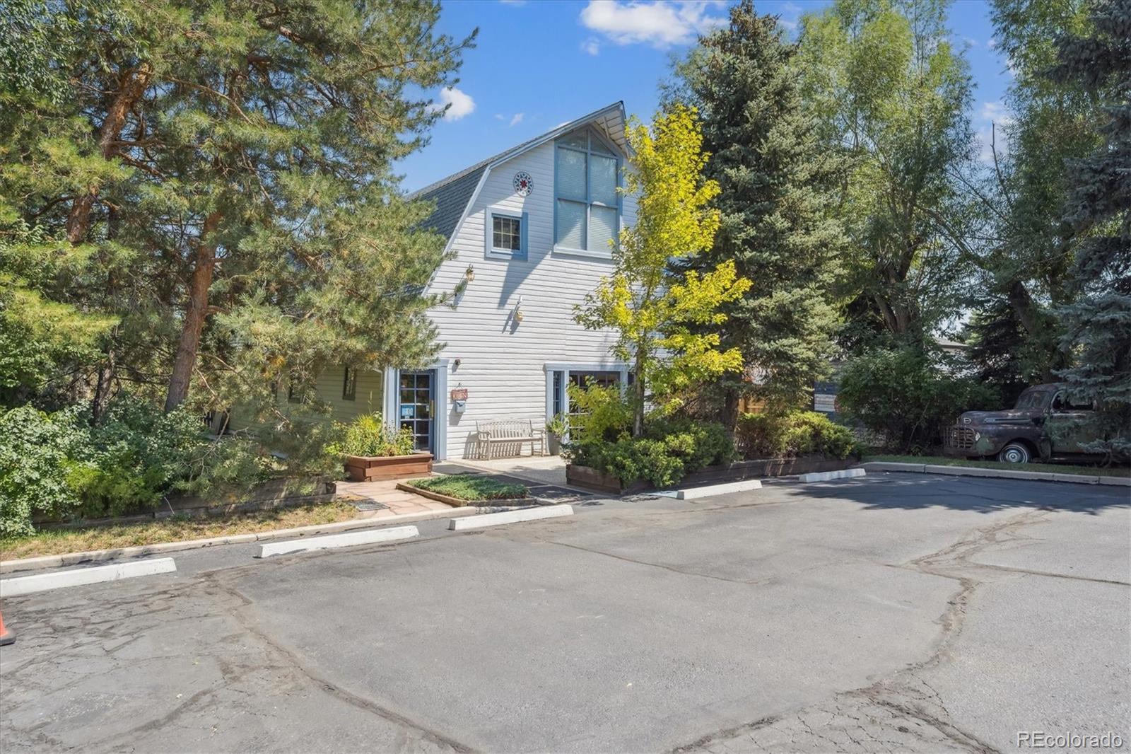 Lakewood, Colorado, 80232, United States, 4 Bedrooms Bedrooms, ,3 BathroomsBathrooms,Residential,Active,1929429