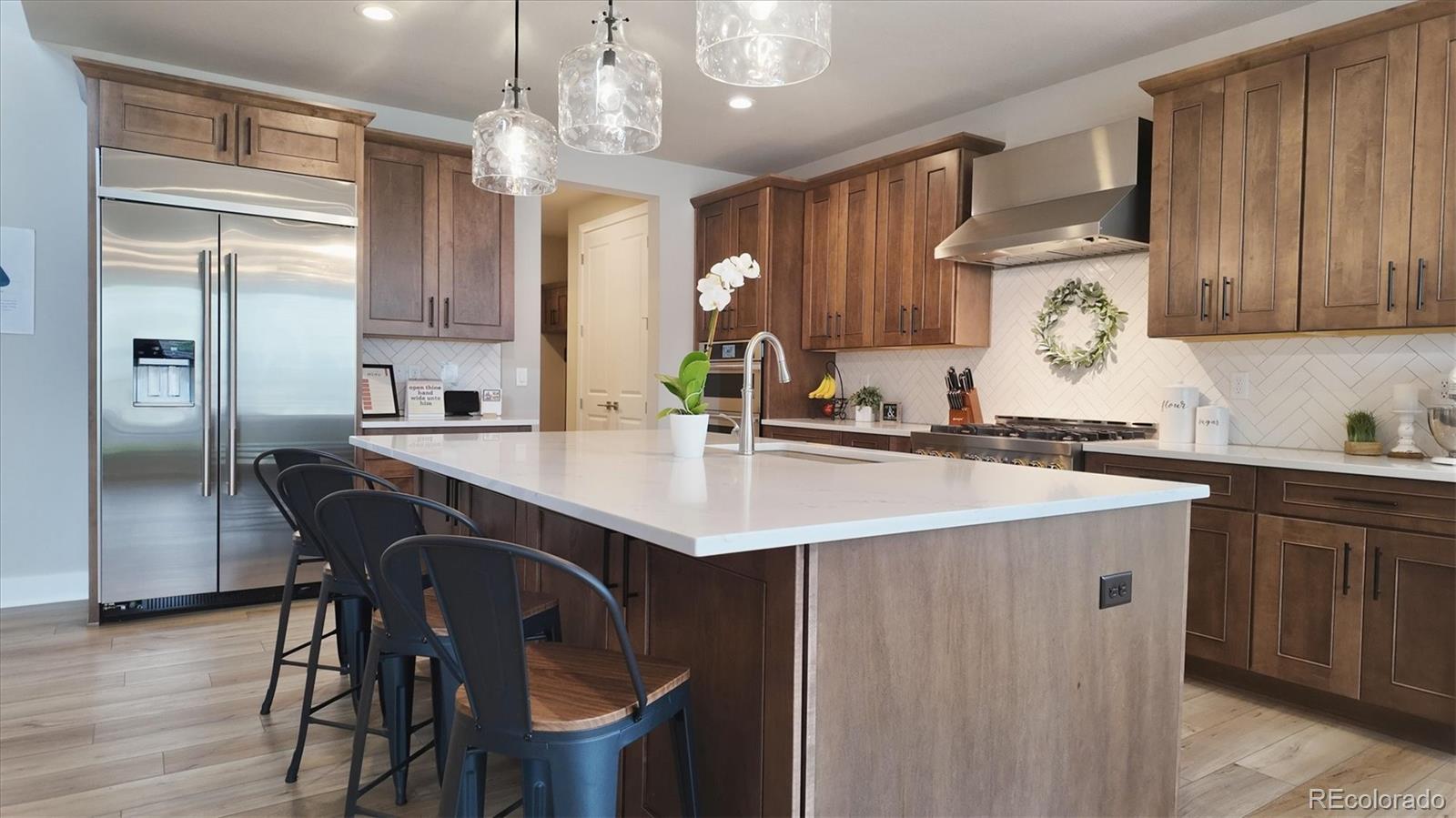 Castle Rock, Colorado, 80104, United States, 7 Bedrooms Bedrooms, ,6 BathroomsBathrooms,Residential,Active,1953382