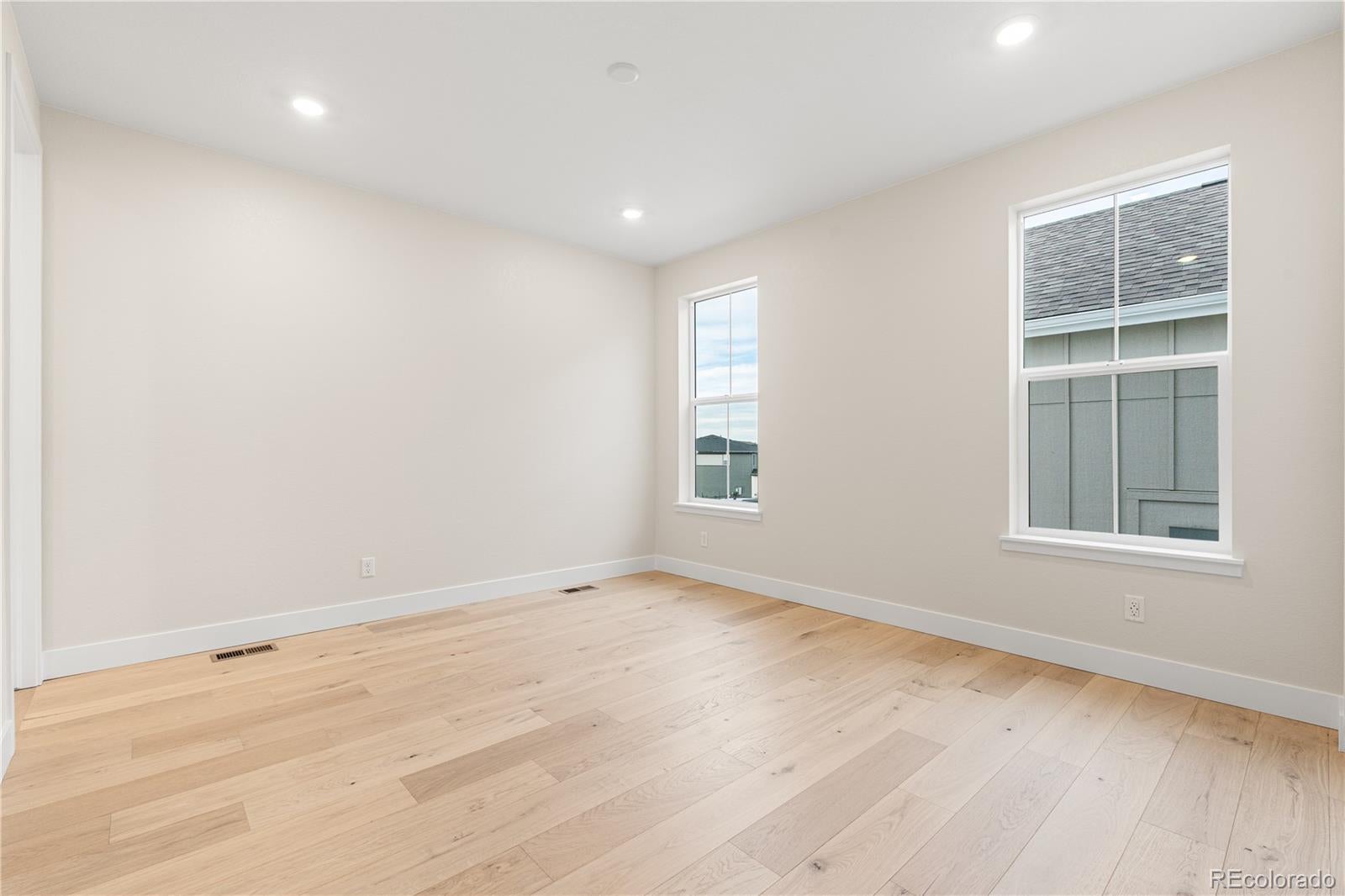 Castle Pines, Colorado, 80108, United States, 7 Bedrooms Bedrooms, ,8 BathroomsBathrooms,Residential,Active,1992239