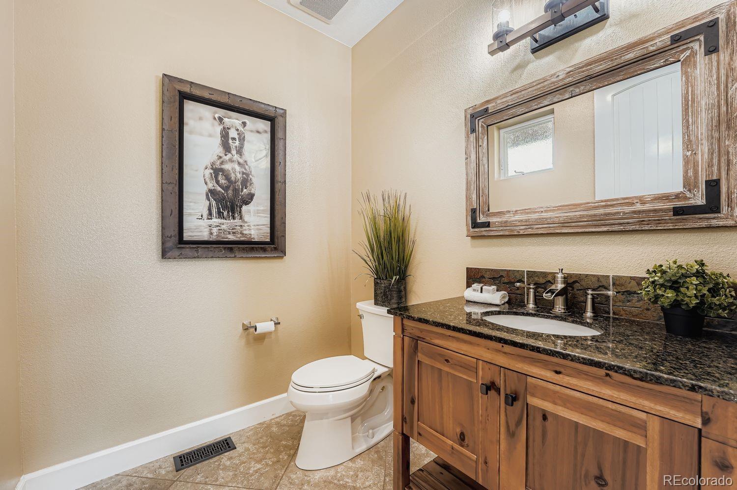 Littleton, Colorado, 80125, United States, 4 Bedrooms Bedrooms, ,5 BathroomsBathrooms,Residential,Active,2008311