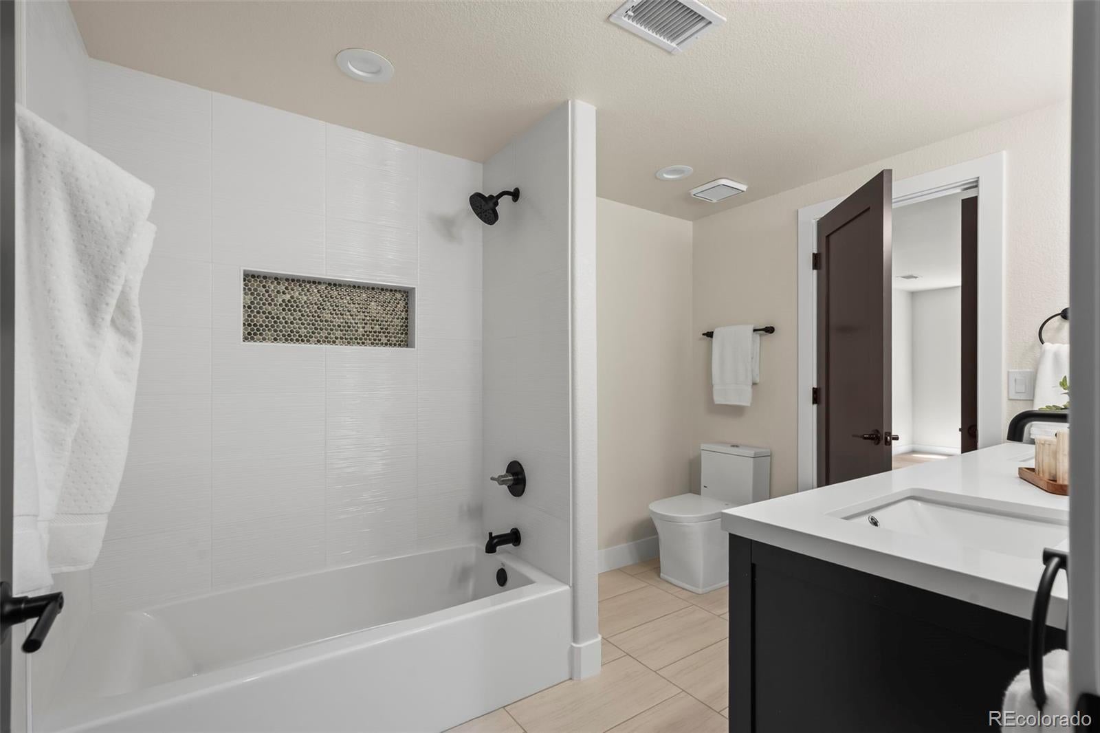 Boulder, Colorado, 80301, United States, 4 Bedrooms Bedrooms, ,4 BathroomsBathrooms,Residential,Active,1944061