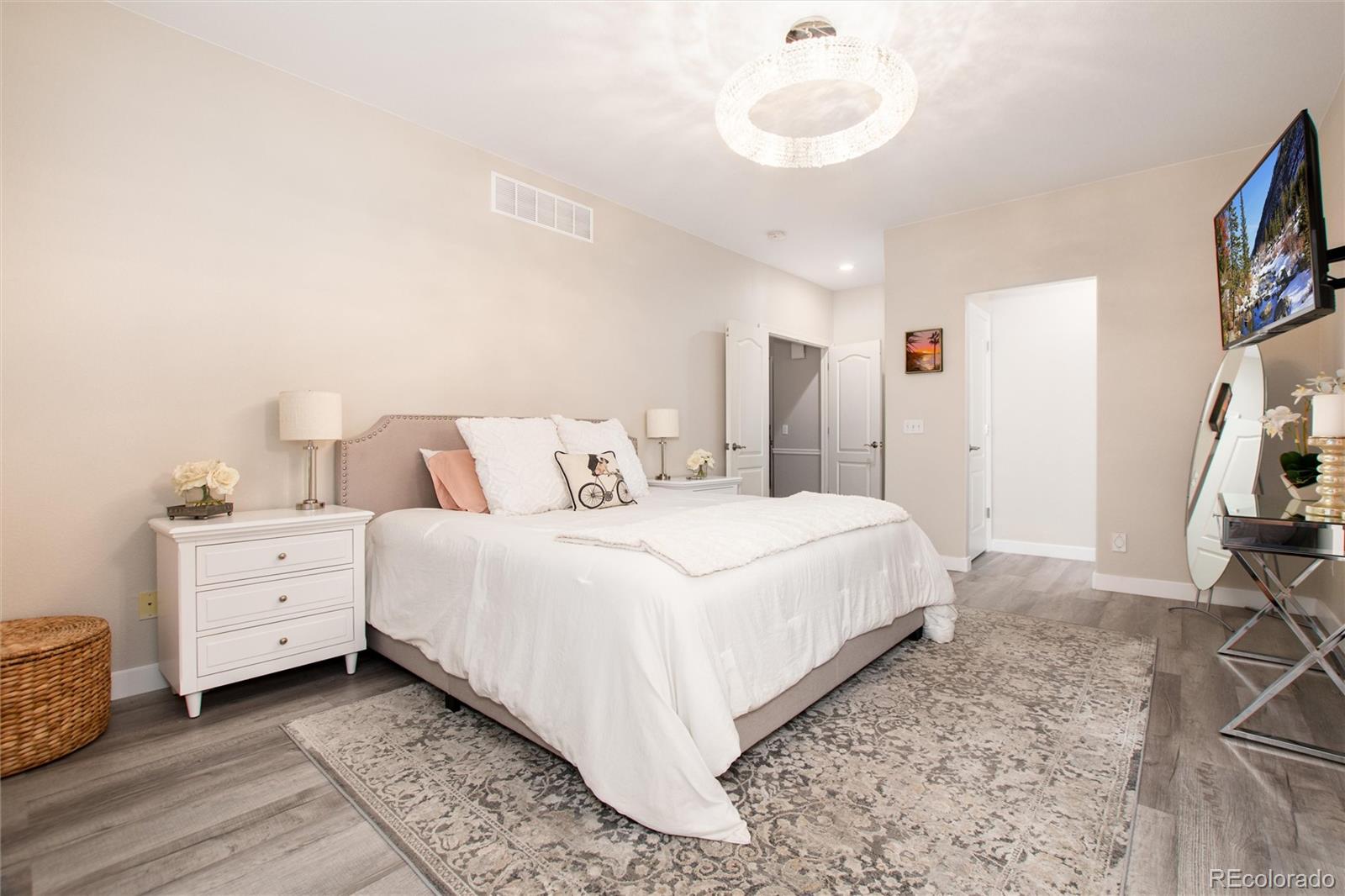 Littleton, Colorado, 80123, United States, 4 Bedrooms Bedrooms, ,4 BathroomsBathrooms,Residential,Active,1936610