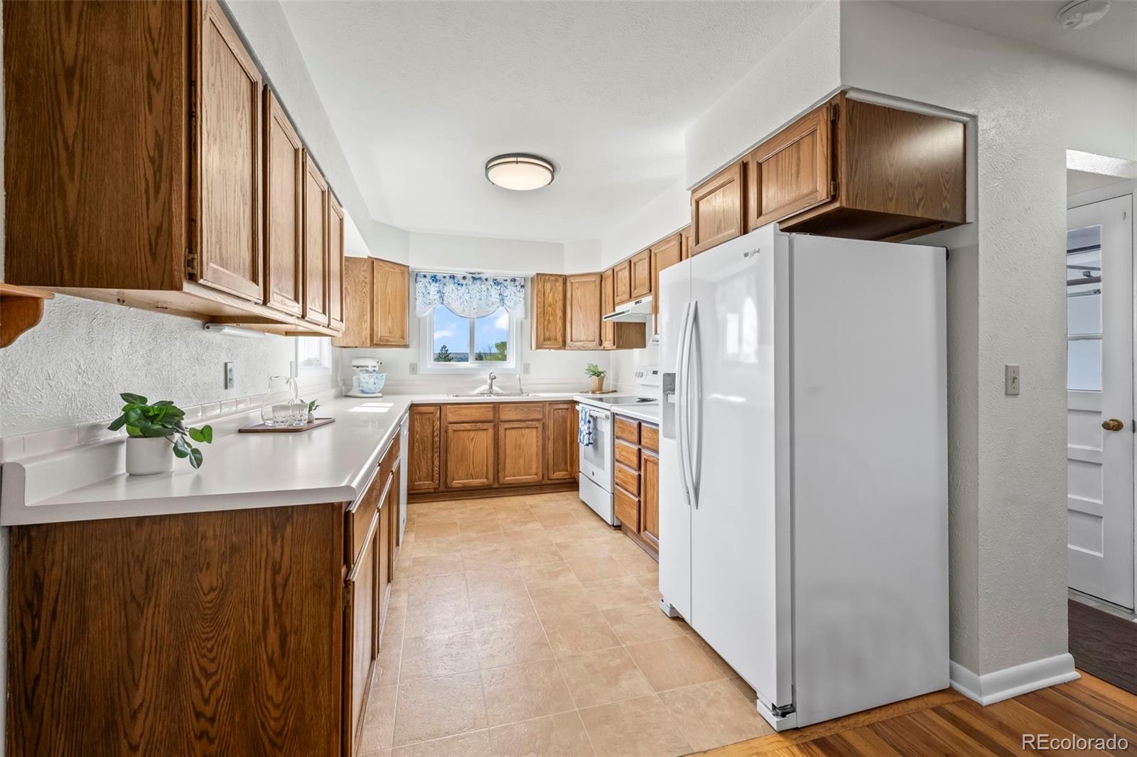 Boulder, Colorado, 80303, United States, 4 Bedrooms Bedrooms, ,3 BathroomsBathrooms,Residential,Active,1953379