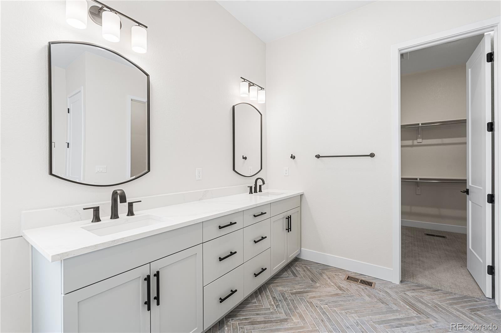 Castle Pines, Colorado, 80108, United States, ,5 BathroomsBathrooms,Residential,Active,1824040