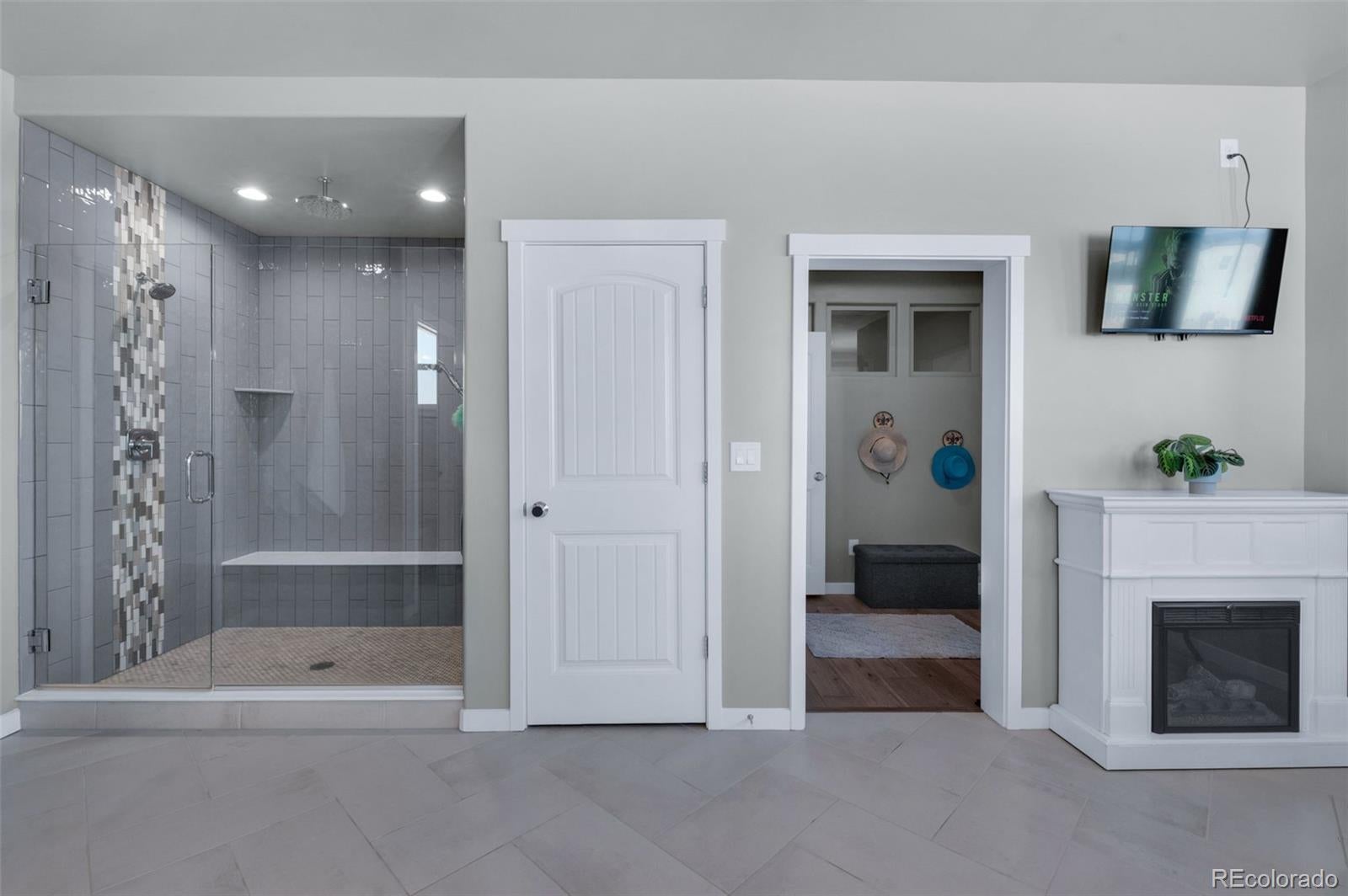 Colorado Springs, Colorado, 80908, United States, 7 Bedrooms Bedrooms, ,6 BathroomsBathrooms,Residential,Active,1969644