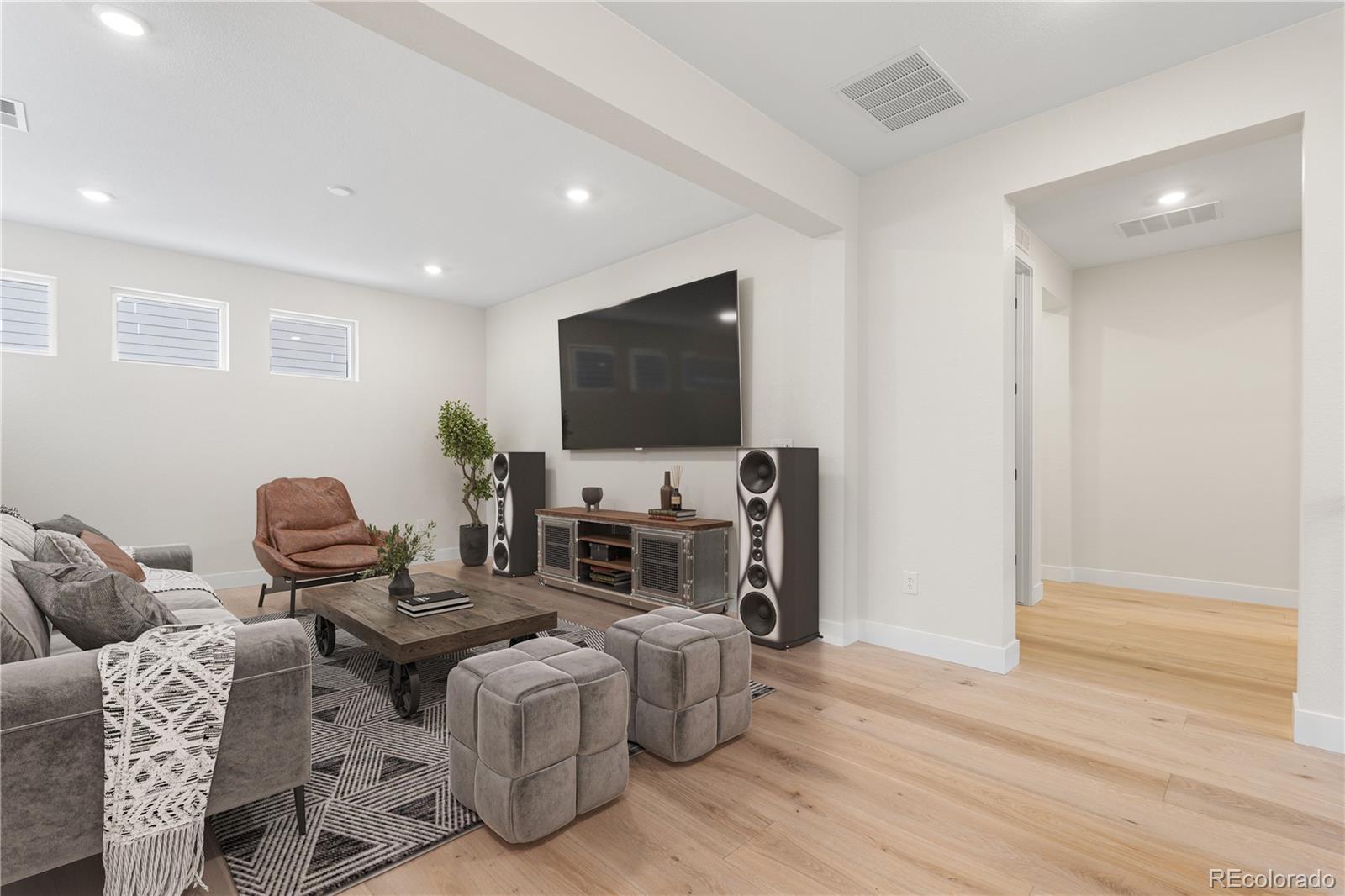 Lone Tree, Colorado, 80134, United States, 6 Bedrooms Bedrooms, ,6 BathroomsBathrooms,Residential,Active,2010173