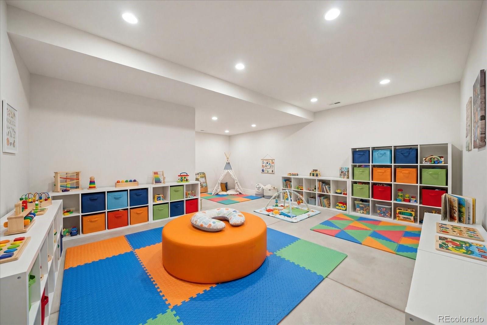 Franktown, Colorado, 80116, United States, 4 Bedrooms Bedrooms, ,4 BathroomsBathrooms,Residential,Active,2010585