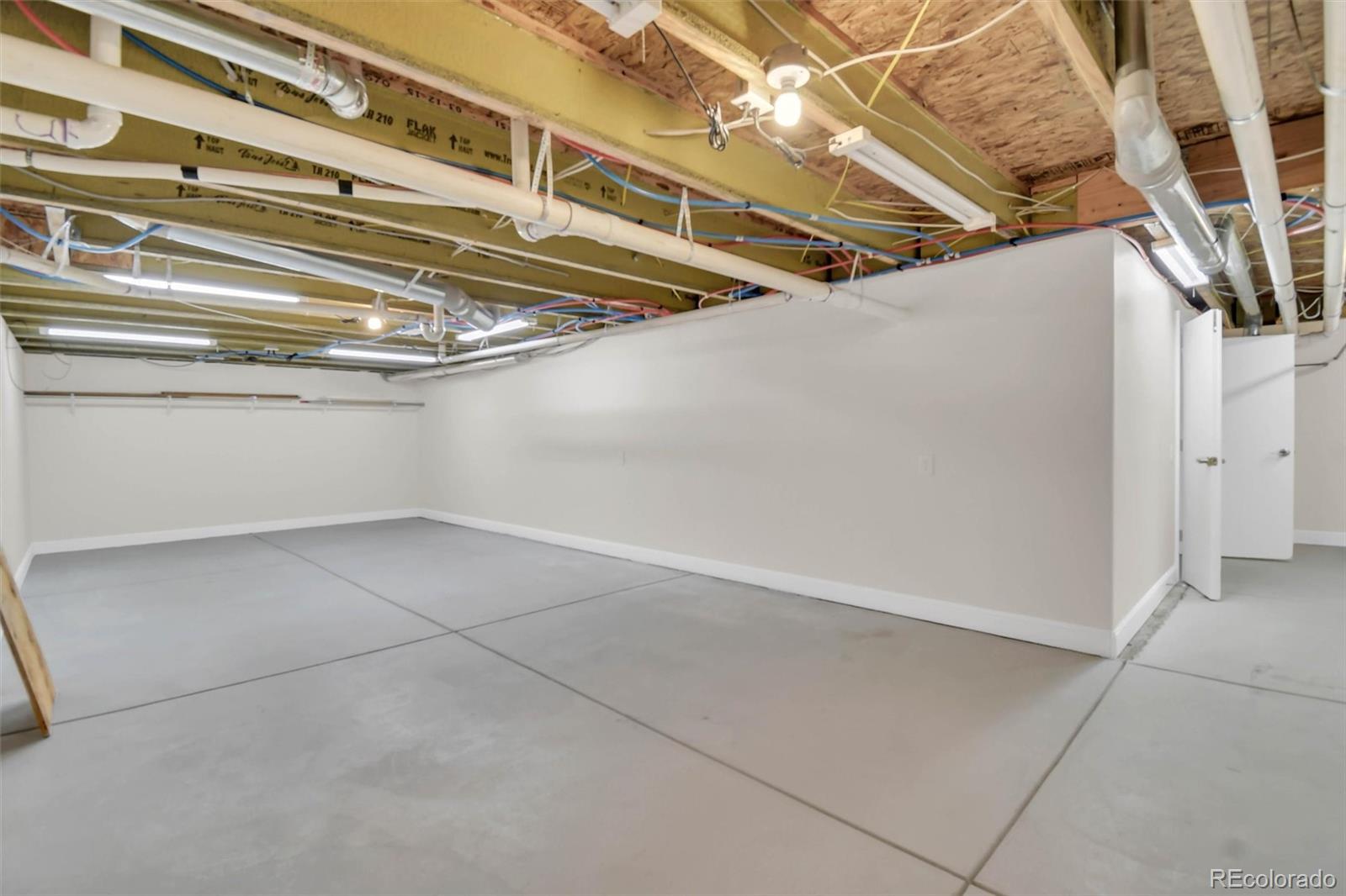 Broomfield, Colorado, 80023, United States, 3 Bedrooms Bedrooms, ,4 BathroomsBathrooms,Residential,Active,2044170