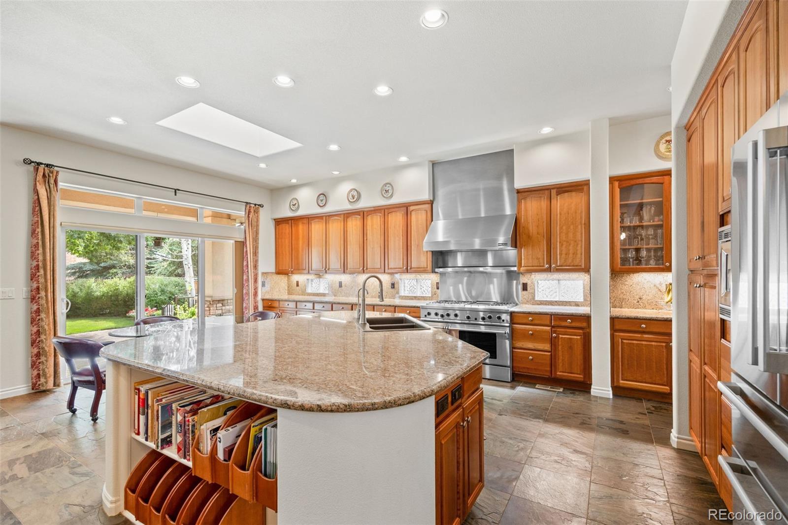 Lone Tree, Colorado, 80124, United States, 4 Bedrooms Bedrooms, ,5 BathroomsBathrooms,Residential,Active,1909066