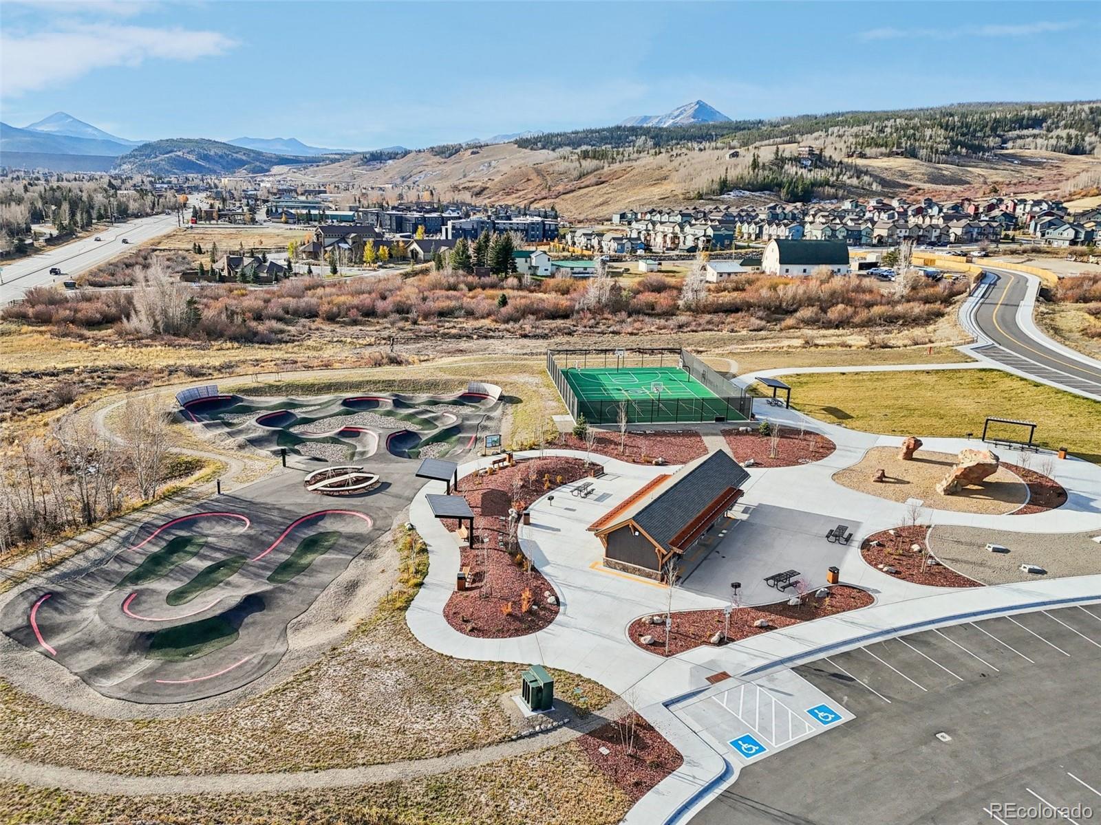 Silverthorne, Colorado, 80498, United States, 3 Bedrooms Bedrooms, ,2 BathroomsBathrooms,Residential,Active,1992542