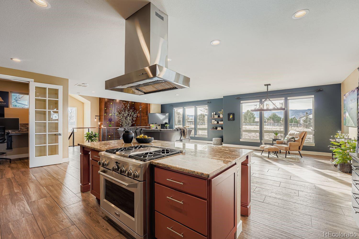 Littleton, Colorado, 80125, United States, 4 Bedrooms Bedrooms, ,5 BathroomsBathrooms,Residential,Active,2008311