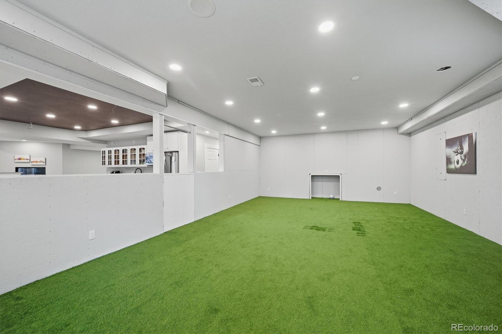 Littleton, Colorado, 80123, United States, 5 Bedrooms Bedrooms, ,6 BathroomsBathrooms,Residential,Active,2012465