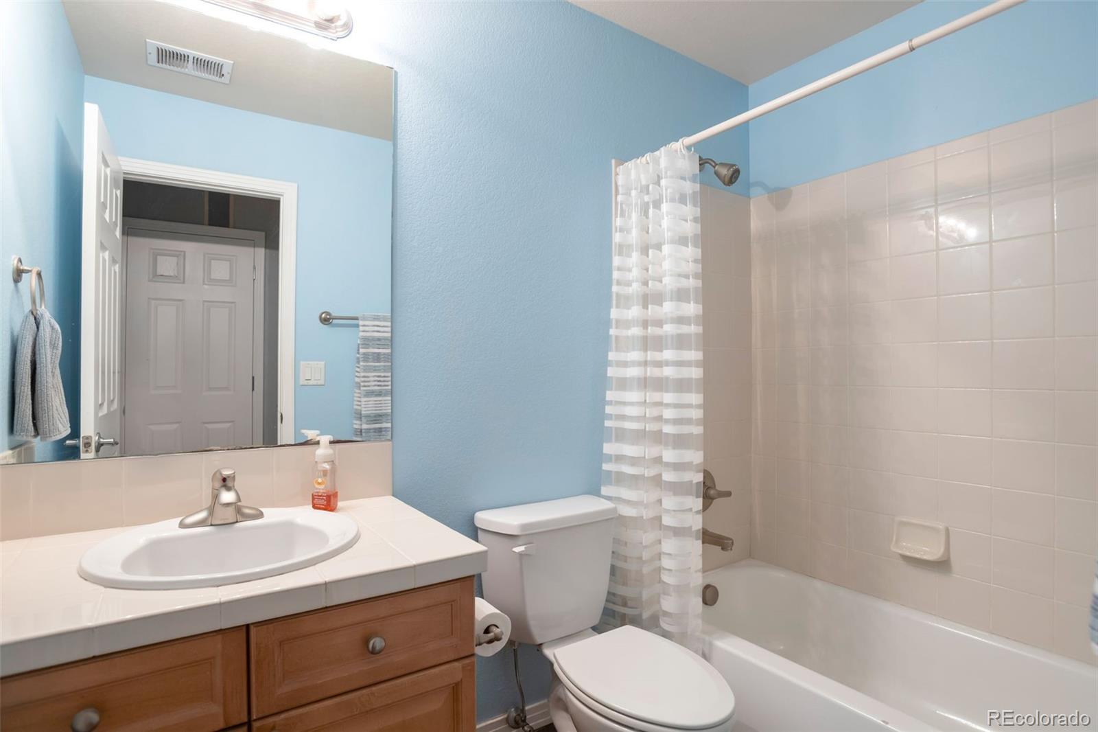 Aurora, Colorado, 80016, United States, 5 Bedrooms Bedrooms, ,7 BathroomsBathrooms,Residential,Active,1929689