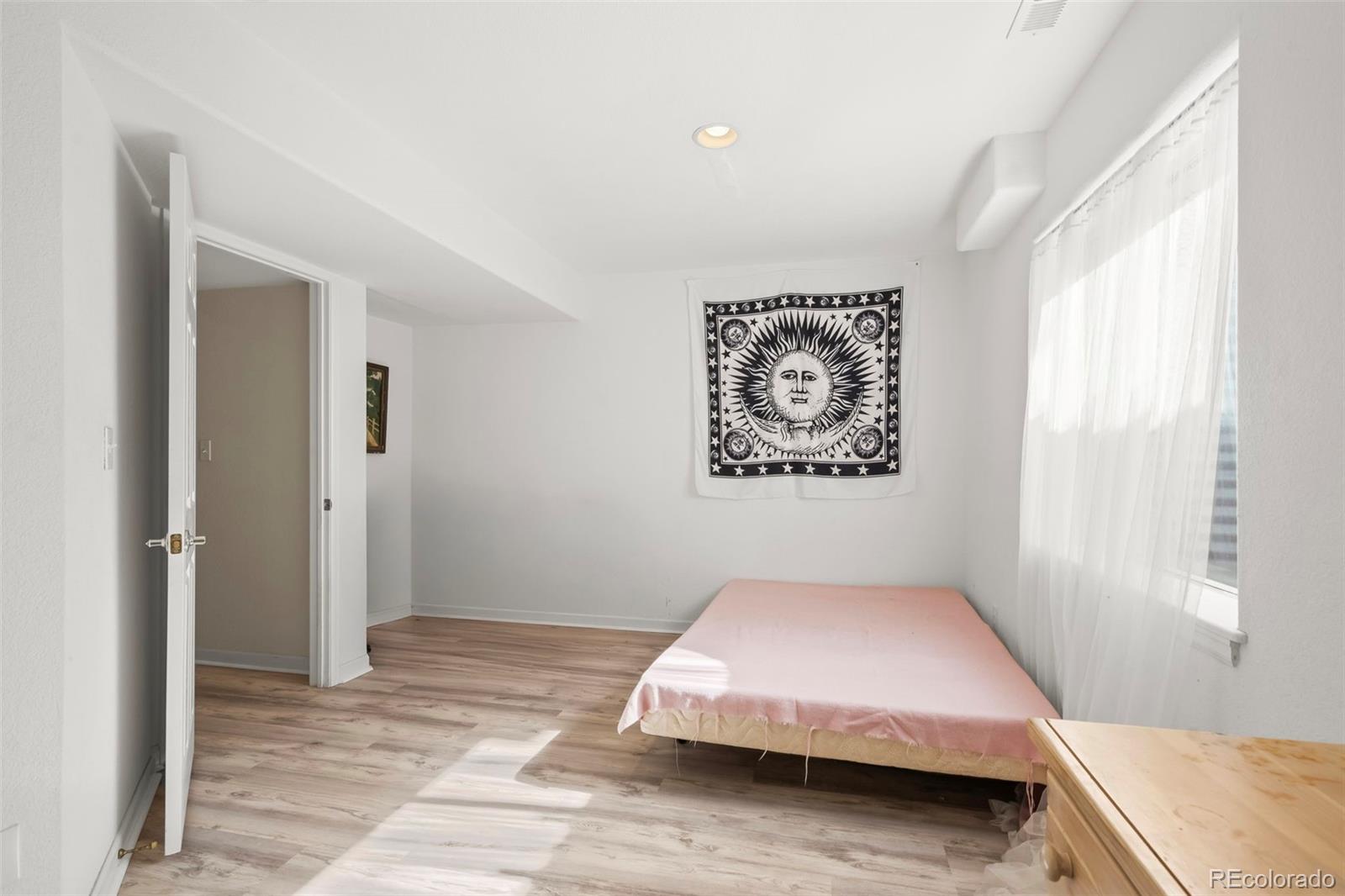 Boulder, Colorado, 80301, United States, 6 Bedrooms Bedrooms, ,4 BathroomsBathrooms,Residential,Active,1944048