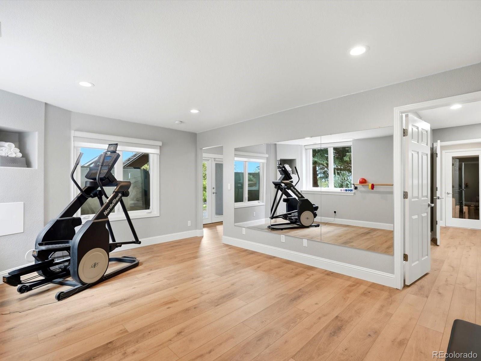 Highlands Ranch, Colorado, 80126, United States, 5 Bedrooms Bedrooms, ,5 BathroomsBathrooms,Residential,Pending,2045674