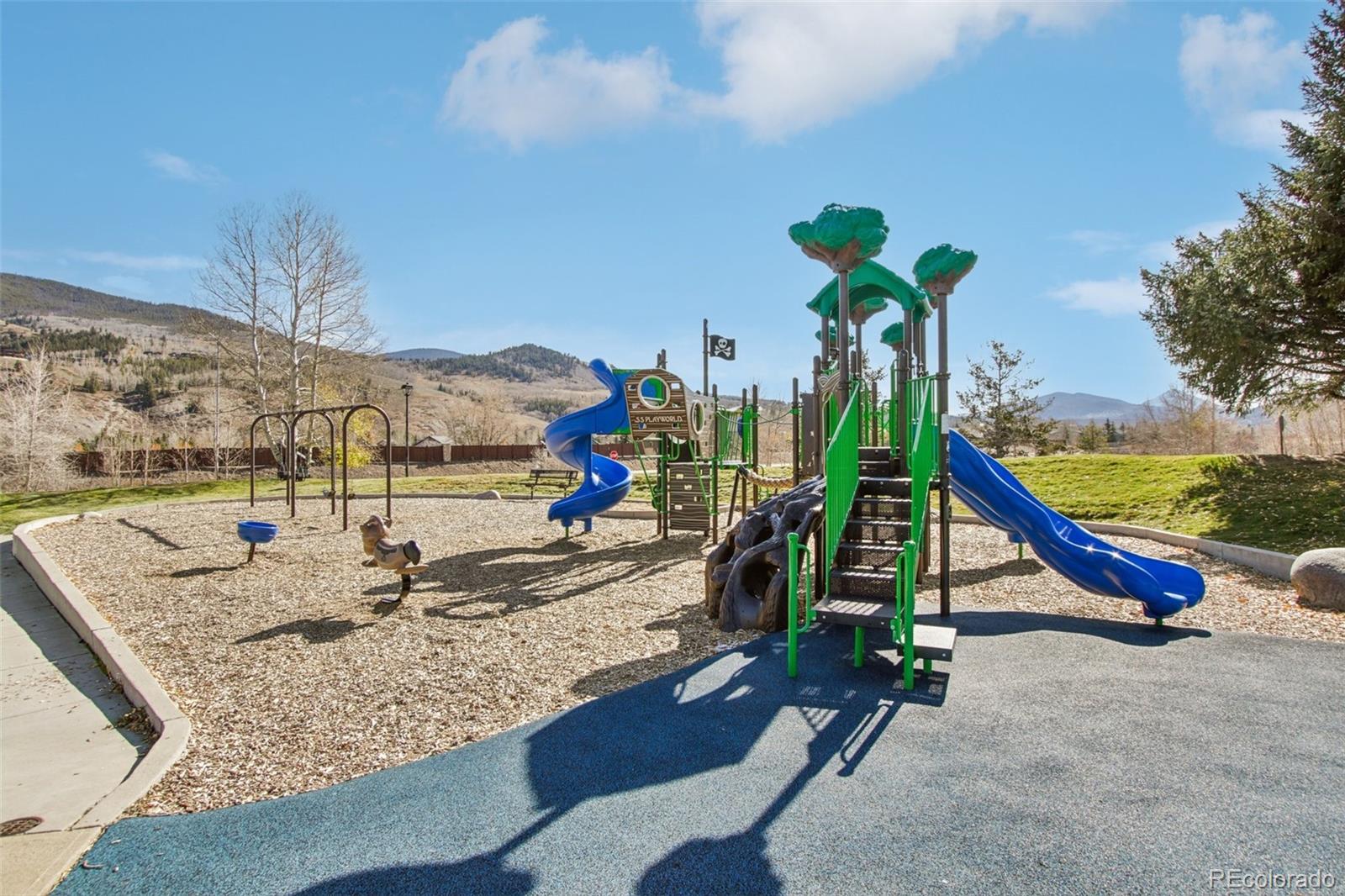 Silverthorne, Colorado, 80498, United States, 3 Bedrooms Bedrooms, ,2 BathroomsBathrooms,Residential,Active,1992542