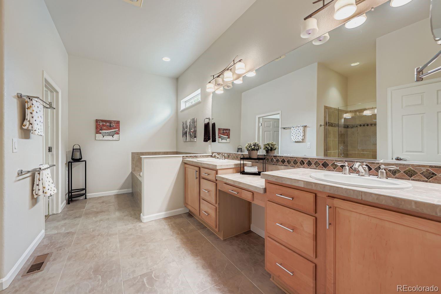 Broomfield, Colorado, 80023, United States, 3 Bedrooms Bedrooms, ,4 BathroomsBathrooms,Residential,Active,1944023