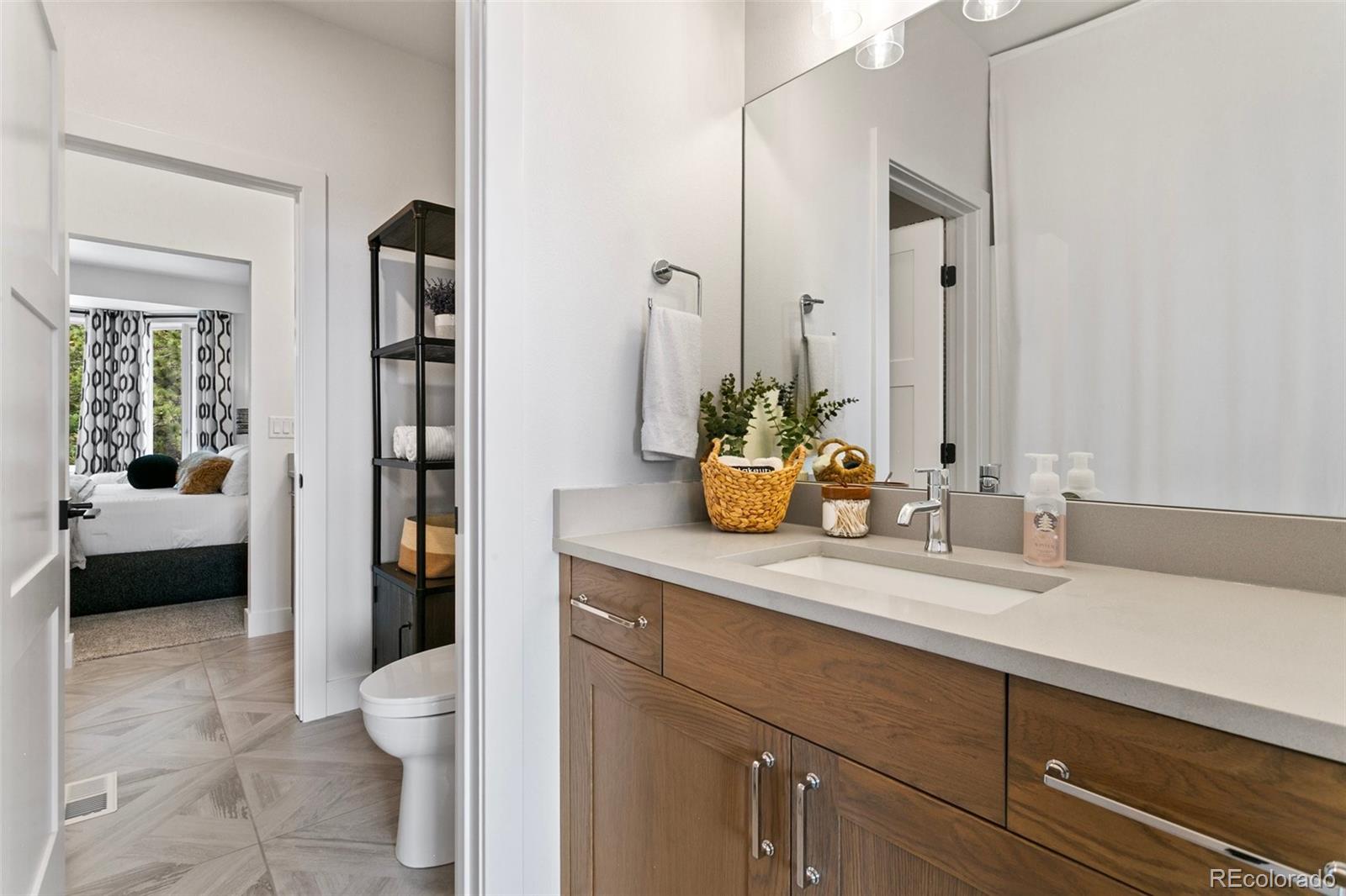 Monument, Colorado, 80132, United States, 6 Bedrooms Bedrooms, ,8 BathroomsBathrooms,Residential,Active,1889011