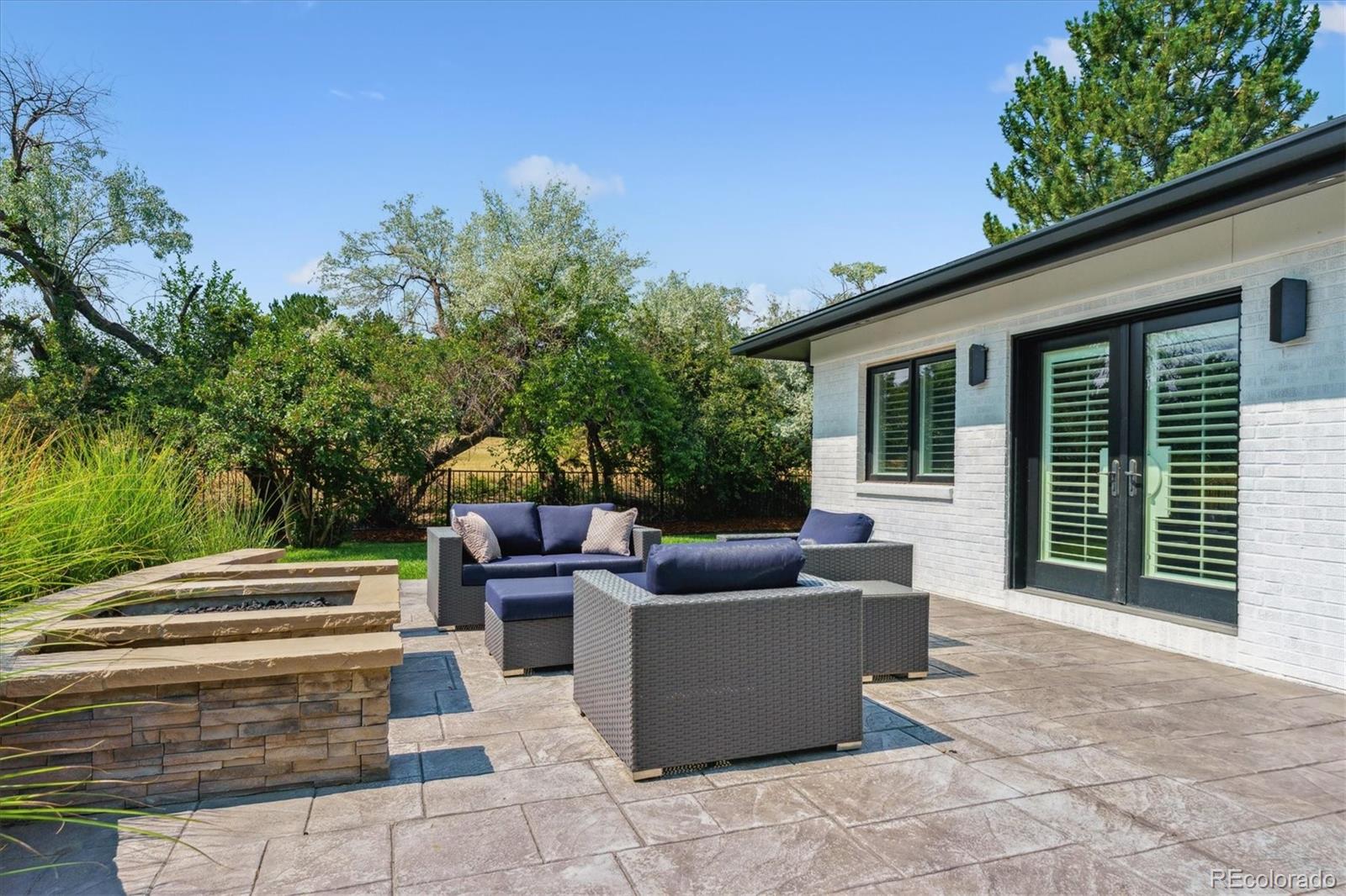 Littleton, Colorado, 80123, United States, 4 Bedrooms Bedrooms, ,5 BathroomsBathrooms,Residential,Active,2019490