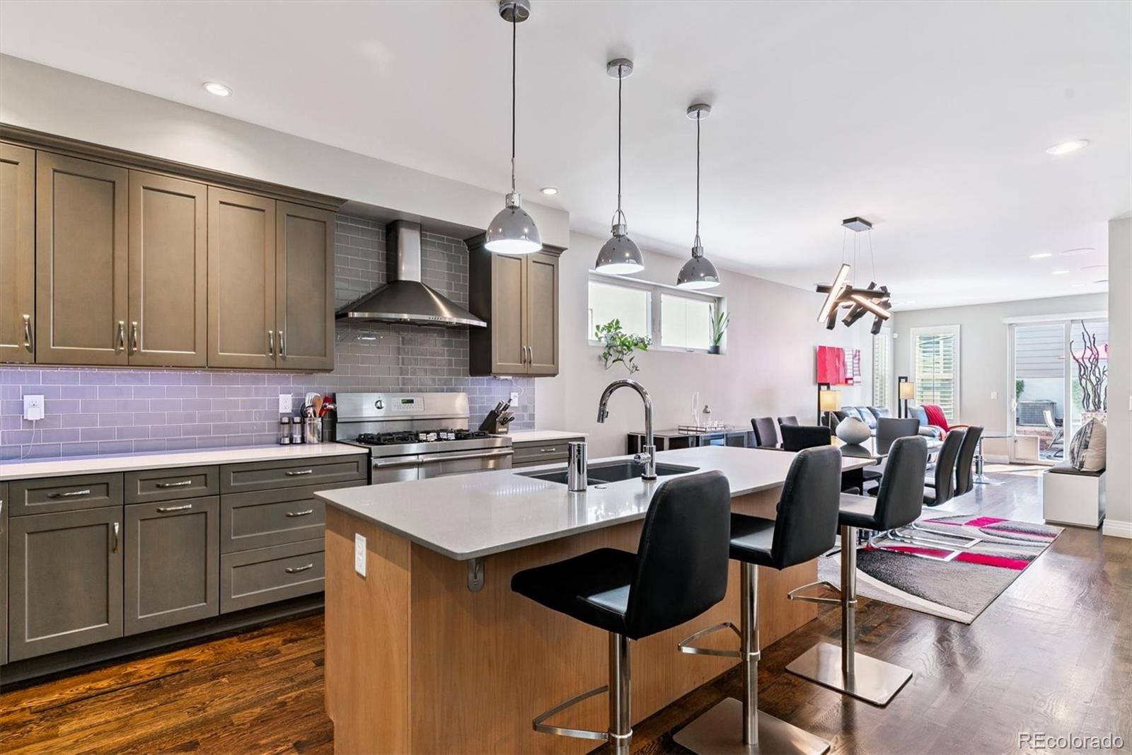 Denver, Colorado, 80205, United States, 4 Bedrooms Bedrooms, ,4 BathroomsBathrooms,Residential,Active,1905128