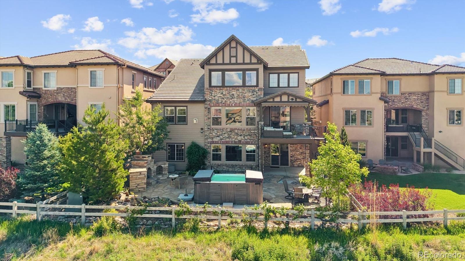 Spectacular, unobstructed panoramic mountain views from all three leve – image 43