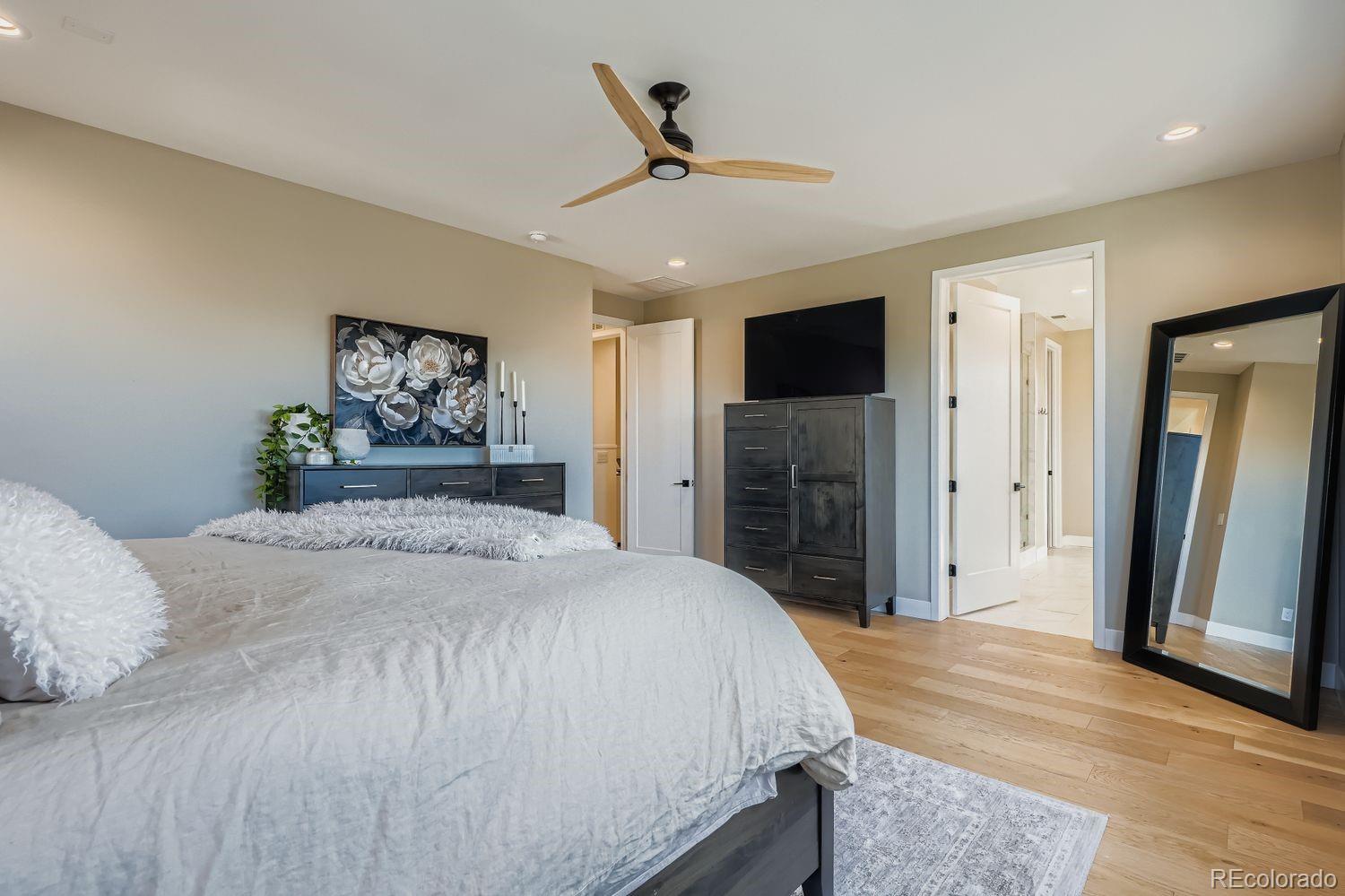 Denver, Colorado, 80210, United States, 5 Bedrooms Bedrooms, ,6 BathroomsBathrooms,Residential,Active,2010187