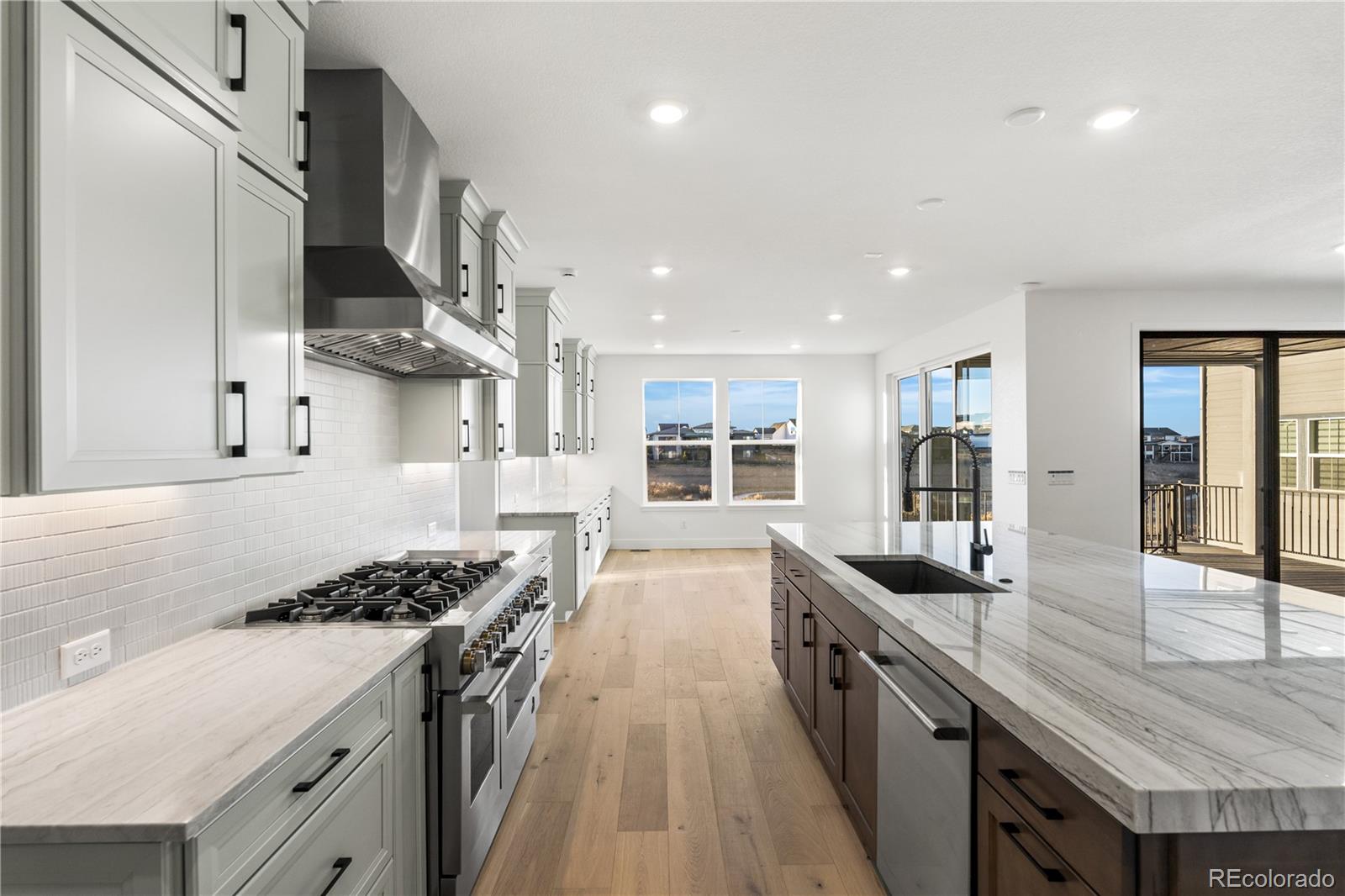 Castle Pines, Colorado, 80108, United States, 6 Bedrooms Bedrooms, ,6 BathroomsBathrooms,Residential,Active,1992297