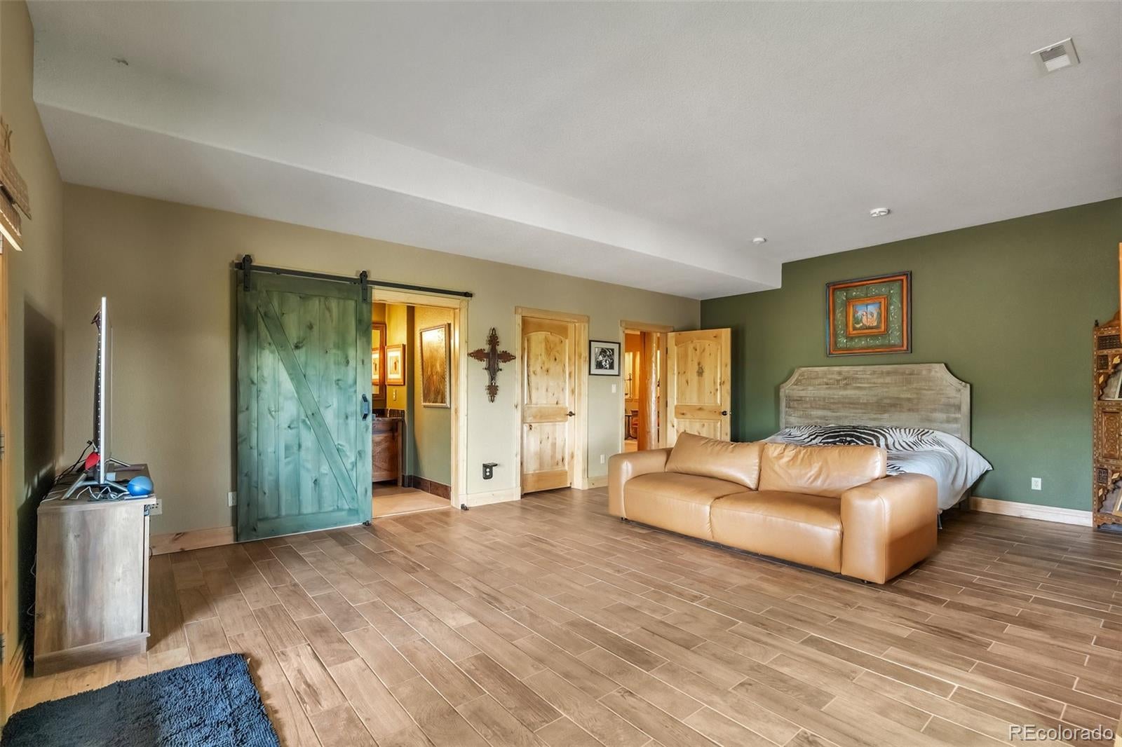 Larkspur, Colorado, 80118, United States, 4 Bedrooms Bedrooms, ,5 BathroomsBathrooms,Residential,Active,1841306