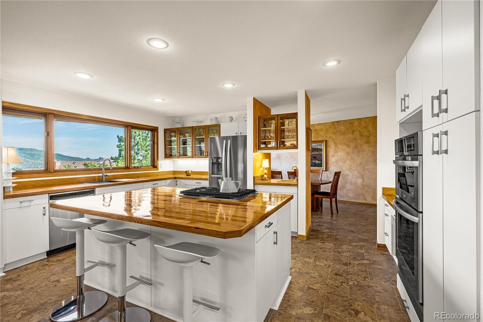 Manitou Springs, Colorado, 80829, United States, 5 Bedrooms Bedrooms, ,4 BathroomsBathrooms,Residential,Active,1992272