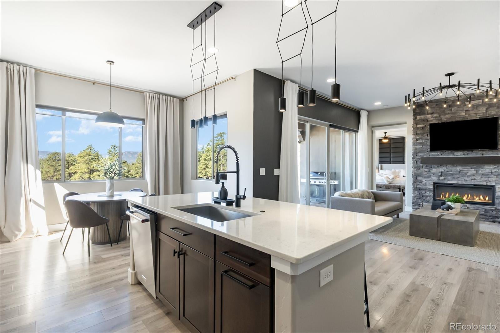 Monument, Colorado, 80132, United States, 5 Bedrooms Bedrooms, ,4 BathroomsBathrooms,Residential,Contingent,1992315