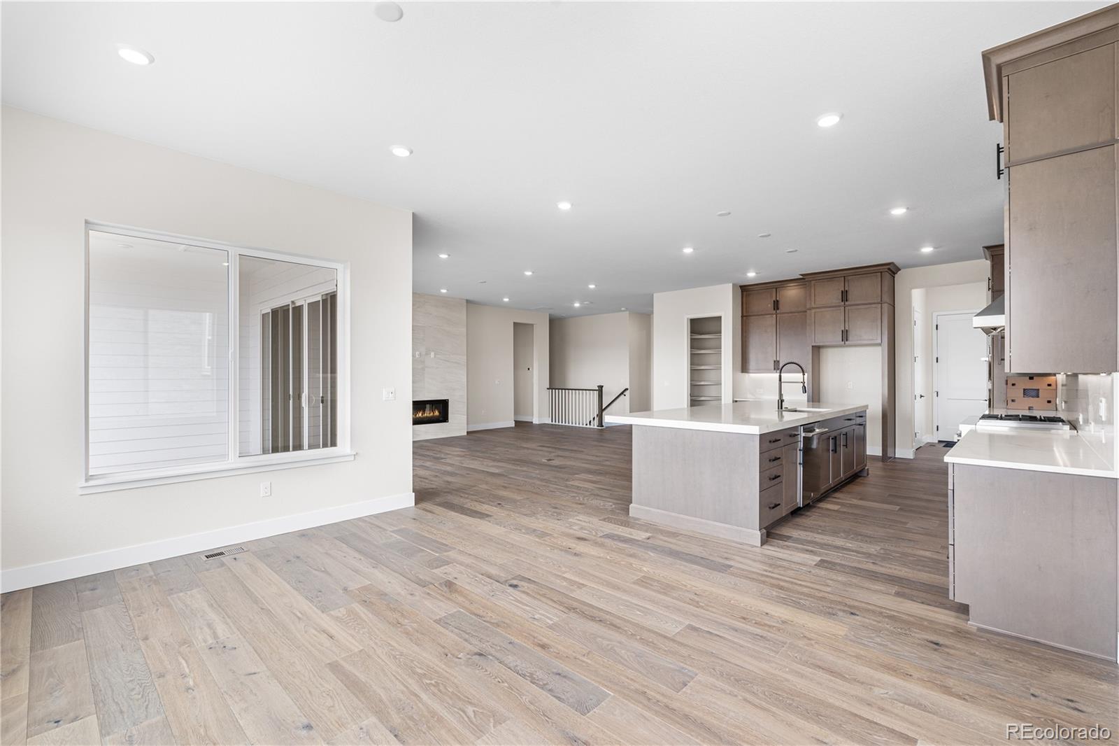 Castle Pines, Colorado, 80108, United States, ,5 BathroomsBathrooms,Residential,Active,1824040