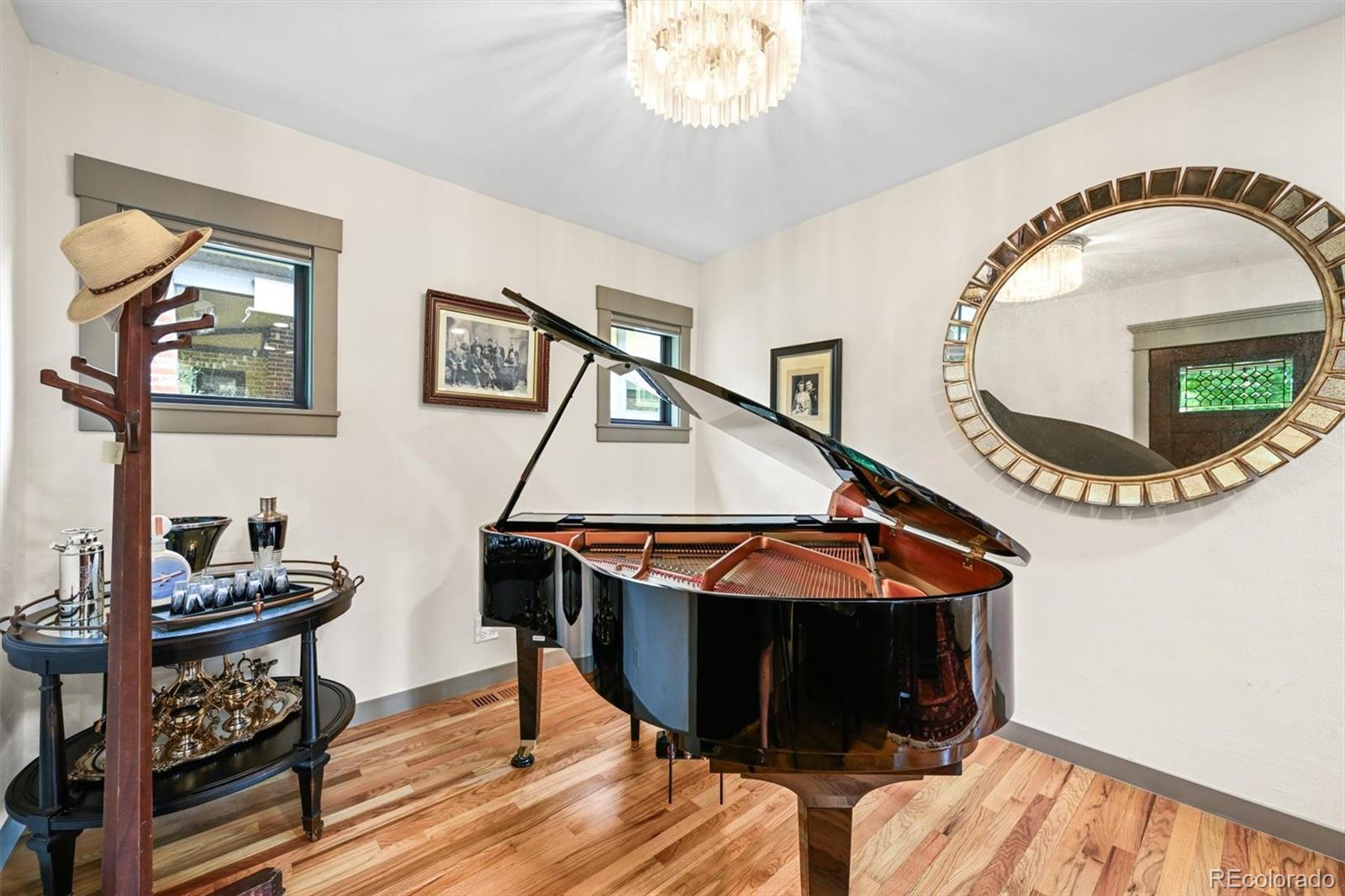 Denver, Colorado, 80210, United States, 3 Bedrooms Bedrooms, ,3 BathroomsBathrooms,Residential,Active,1892614