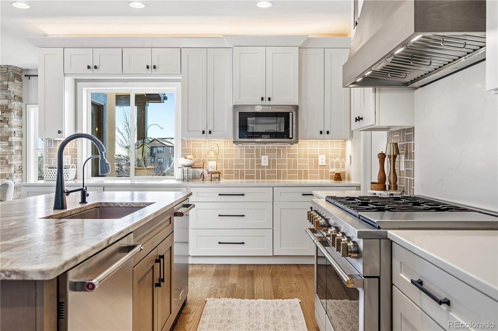 Castle Rock, Colorado, 80104, United States, 5 Bedrooms Bedrooms, ,5 BathroomsBathrooms,Residential,Active,2010186