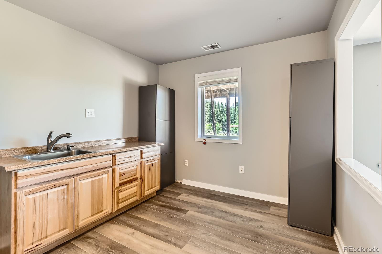 Boulder, Colorado, 80302, United States, 4 Bedrooms Bedrooms, ,3 BathroomsBathrooms,Residential,Active,1944047