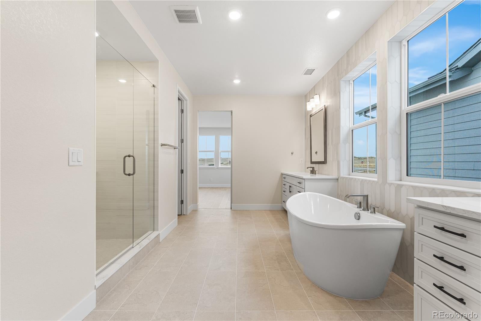 Castle Pines, Colorado, 80108, United States, 7 Bedrooms Bedrooms, ,8 BathroomsBathrooms,Residential,Active,1992239