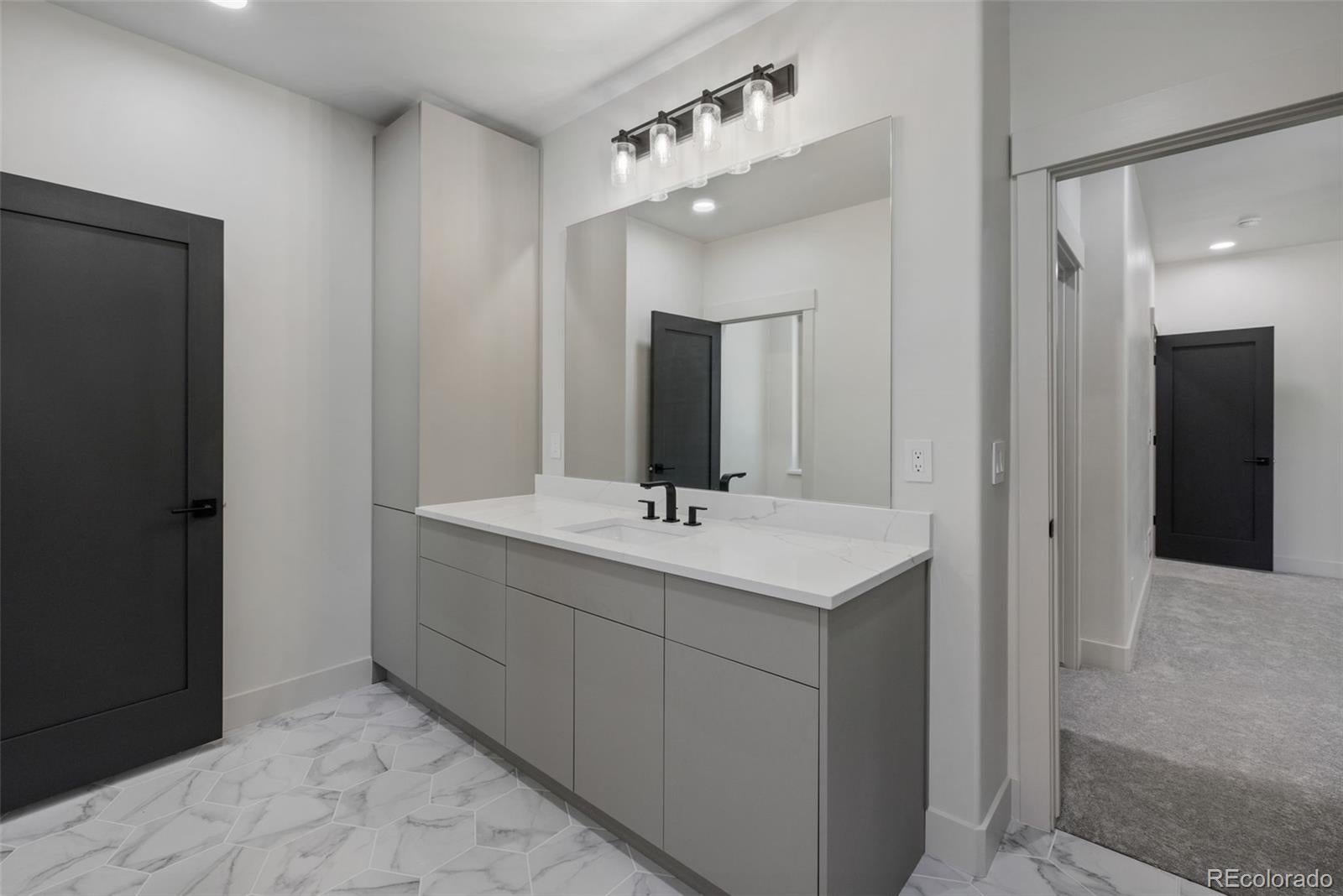 Colorado Springs, Colorado, 80908, United States, 4 Bedrooms Bedrooms, ,5 BathroomsBathrooms,Residential,Active,1999177