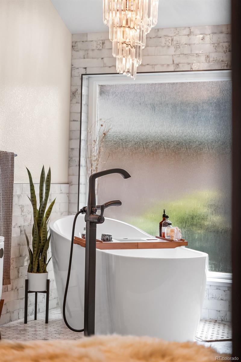 Arvada, Colorado, 80007, United States, 4 Bedrooms Bedrooms, ,4 BathroomsBathrooms,Residential,Active,1953649